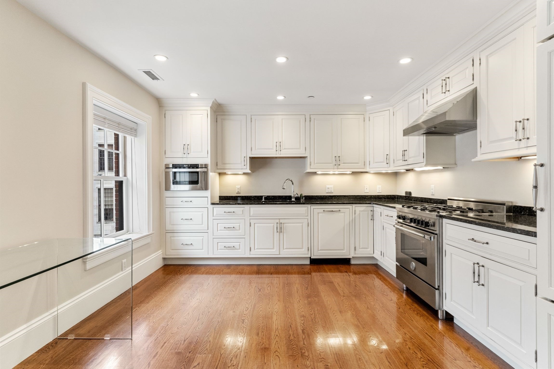 31 Mount Vernon St # 4 Property Photo 8