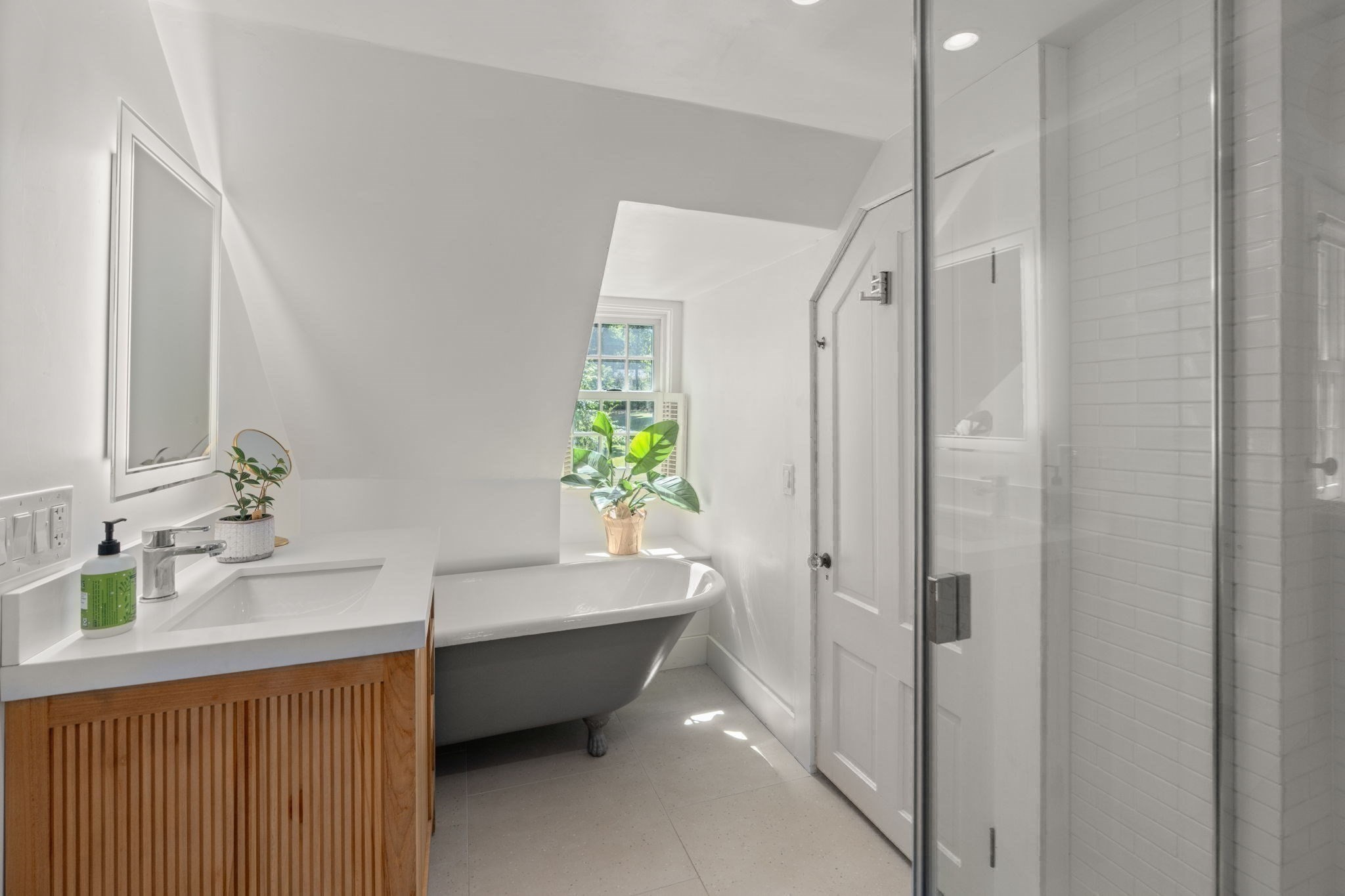 6 Curve Street Property Photo 36