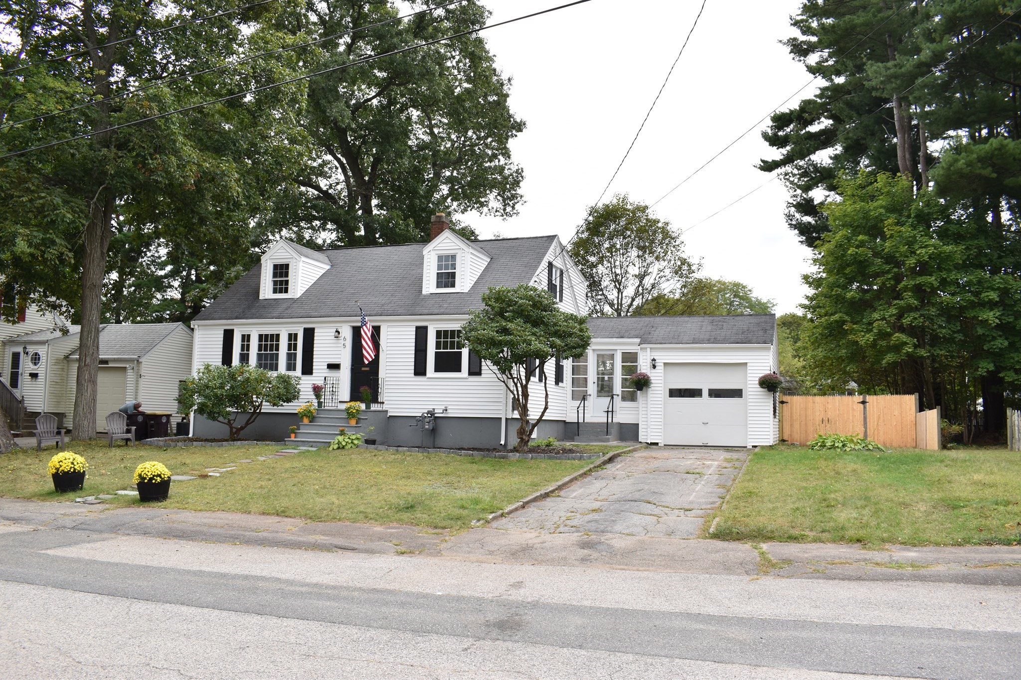65 Thomas Rd Property Photo 1
