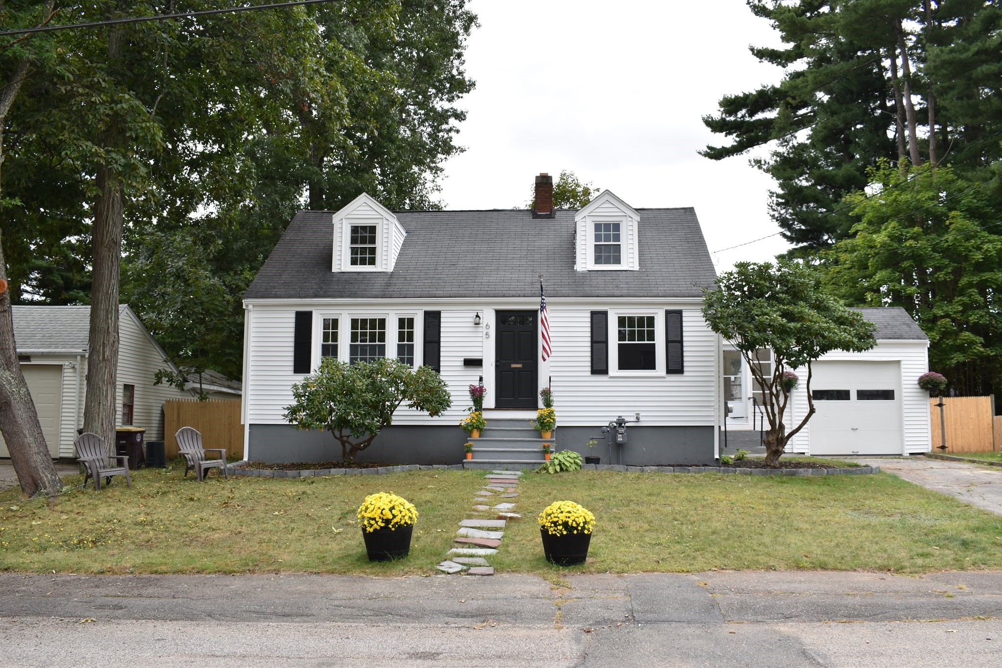 65 Thomas Rd Property Photo 2