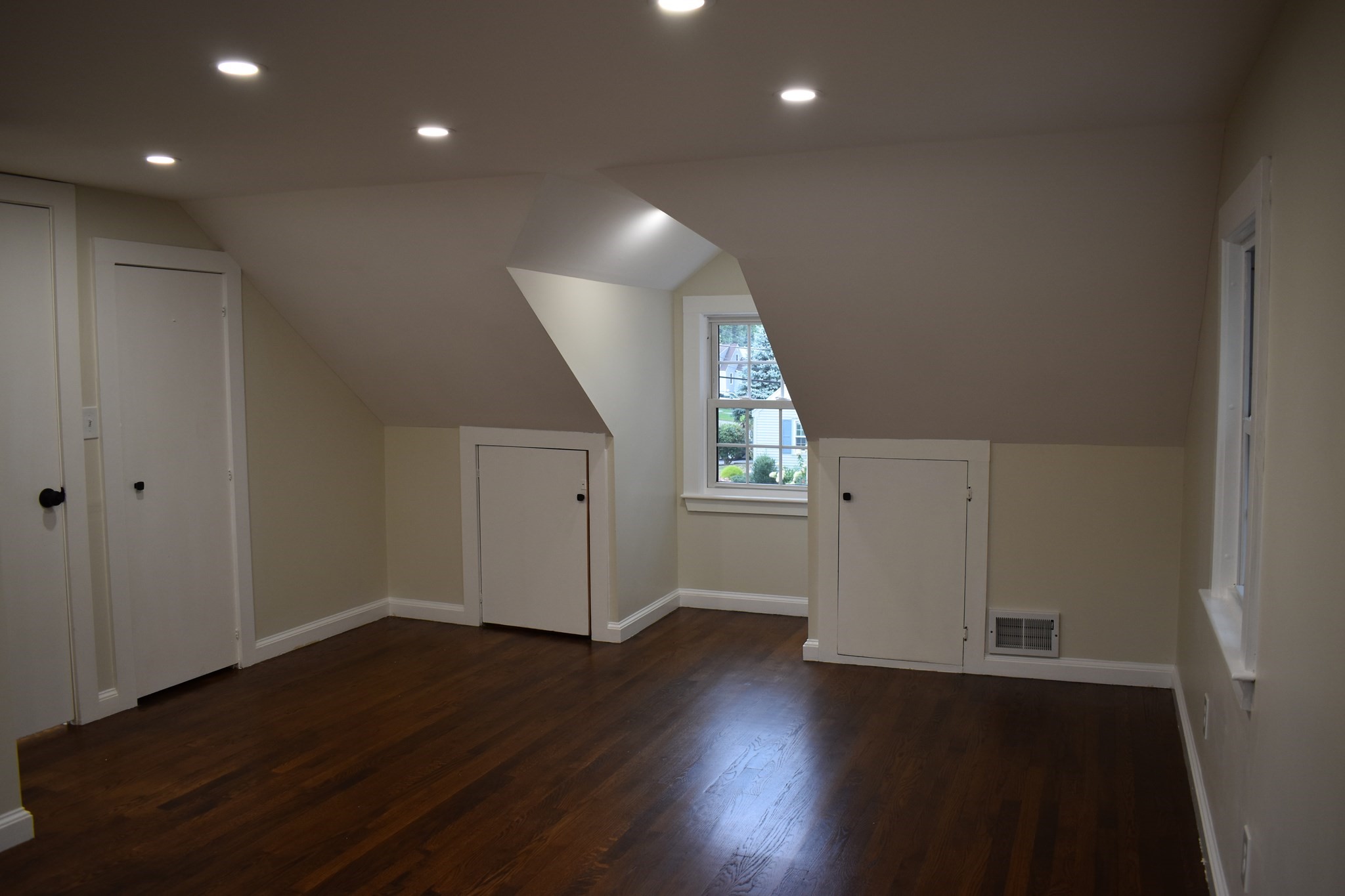 65 Thomas Rd Property Photo 15