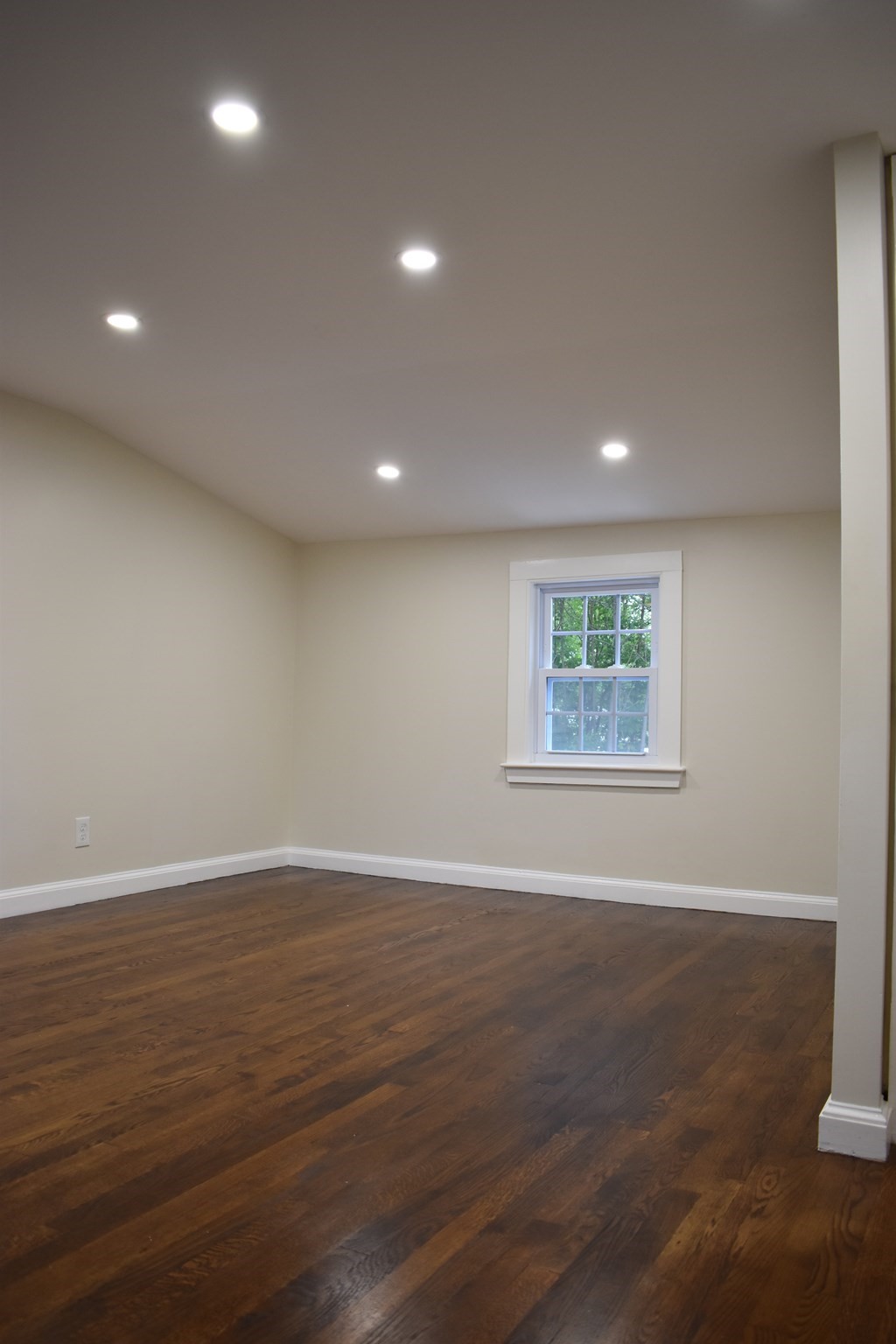 65 Thomas Rd Property Photo 17