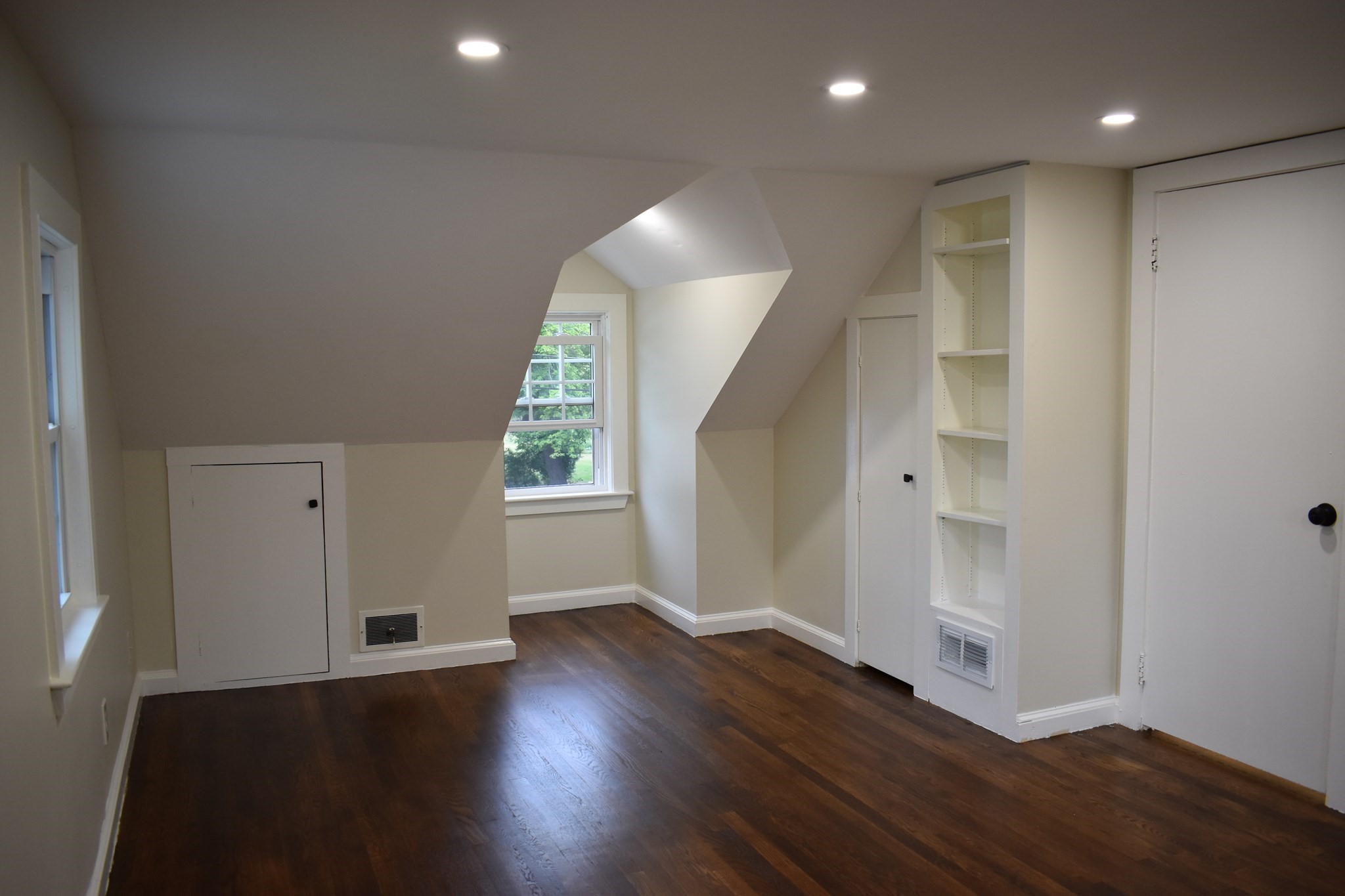 65 Thomas Rd Property Photo 18