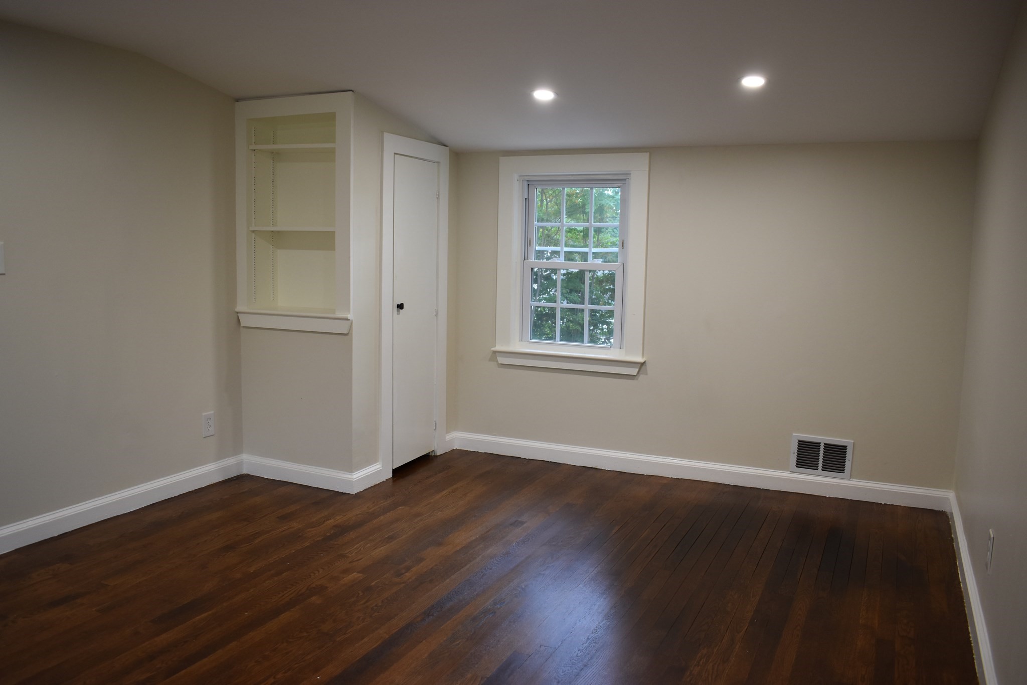 65 Thomas Rd Property Photo 19