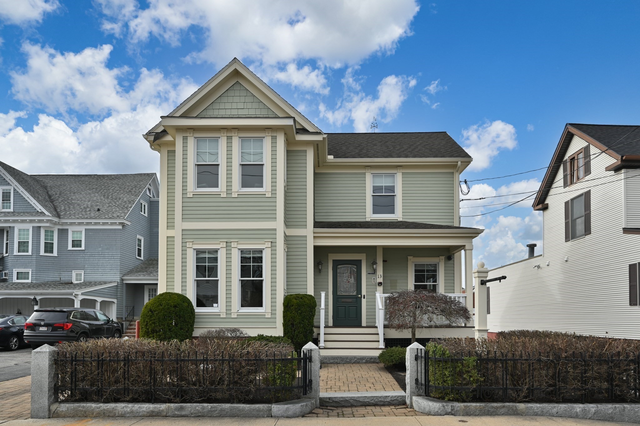 13 Bartlet St Property Photo 1