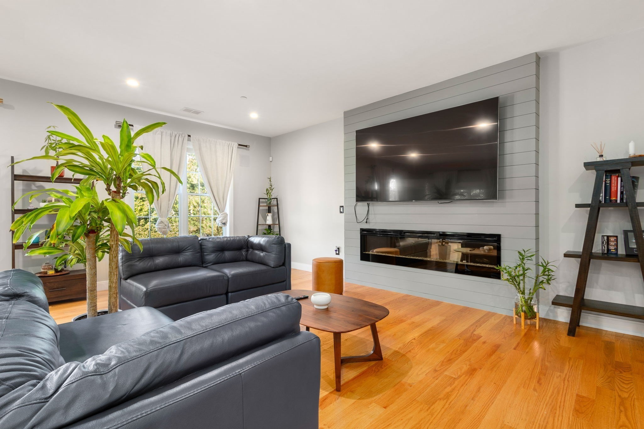 178 Robertson St # 2 Property Photo 1