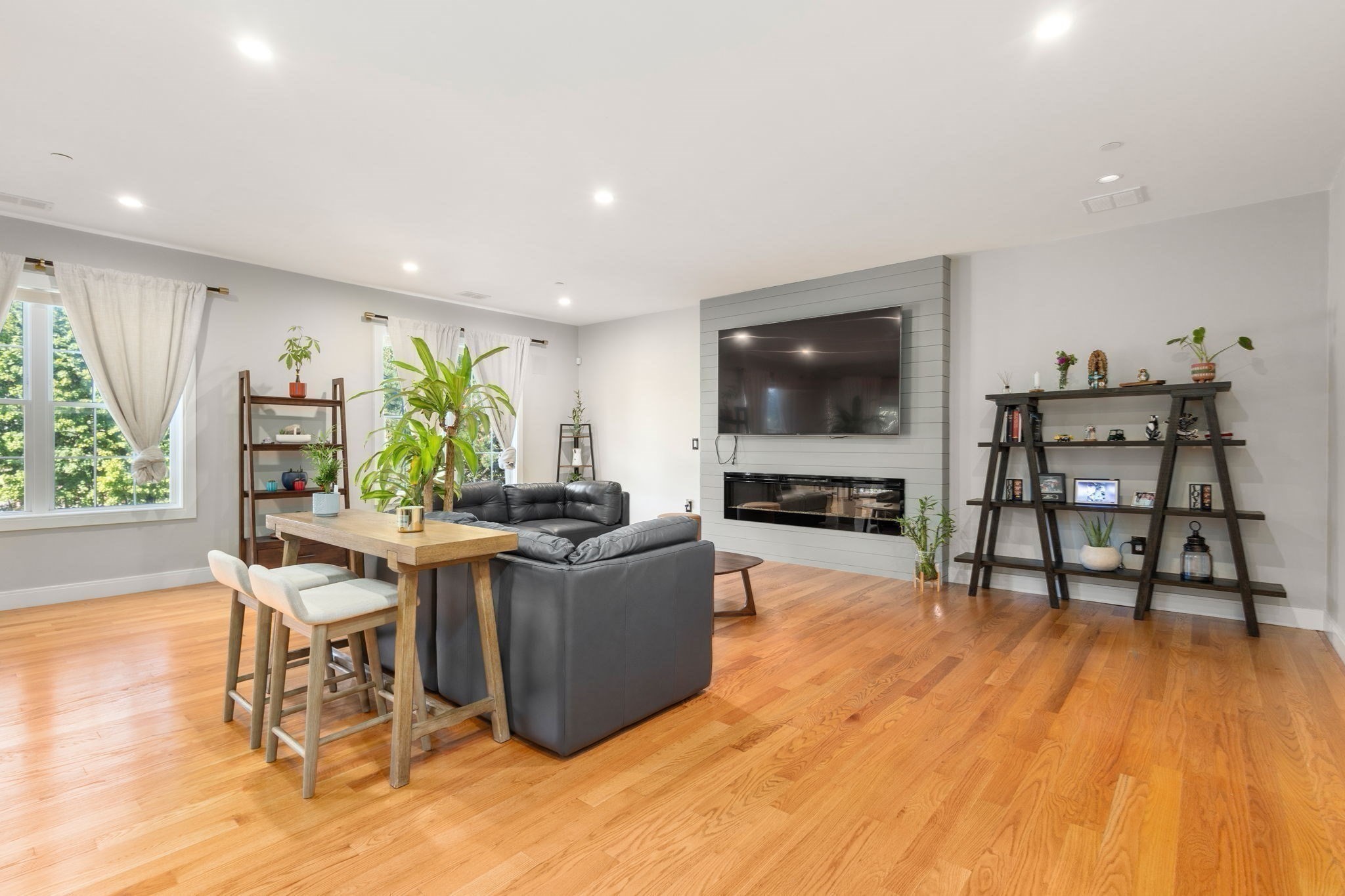 178 Robertson St # 2 Property Photo 4