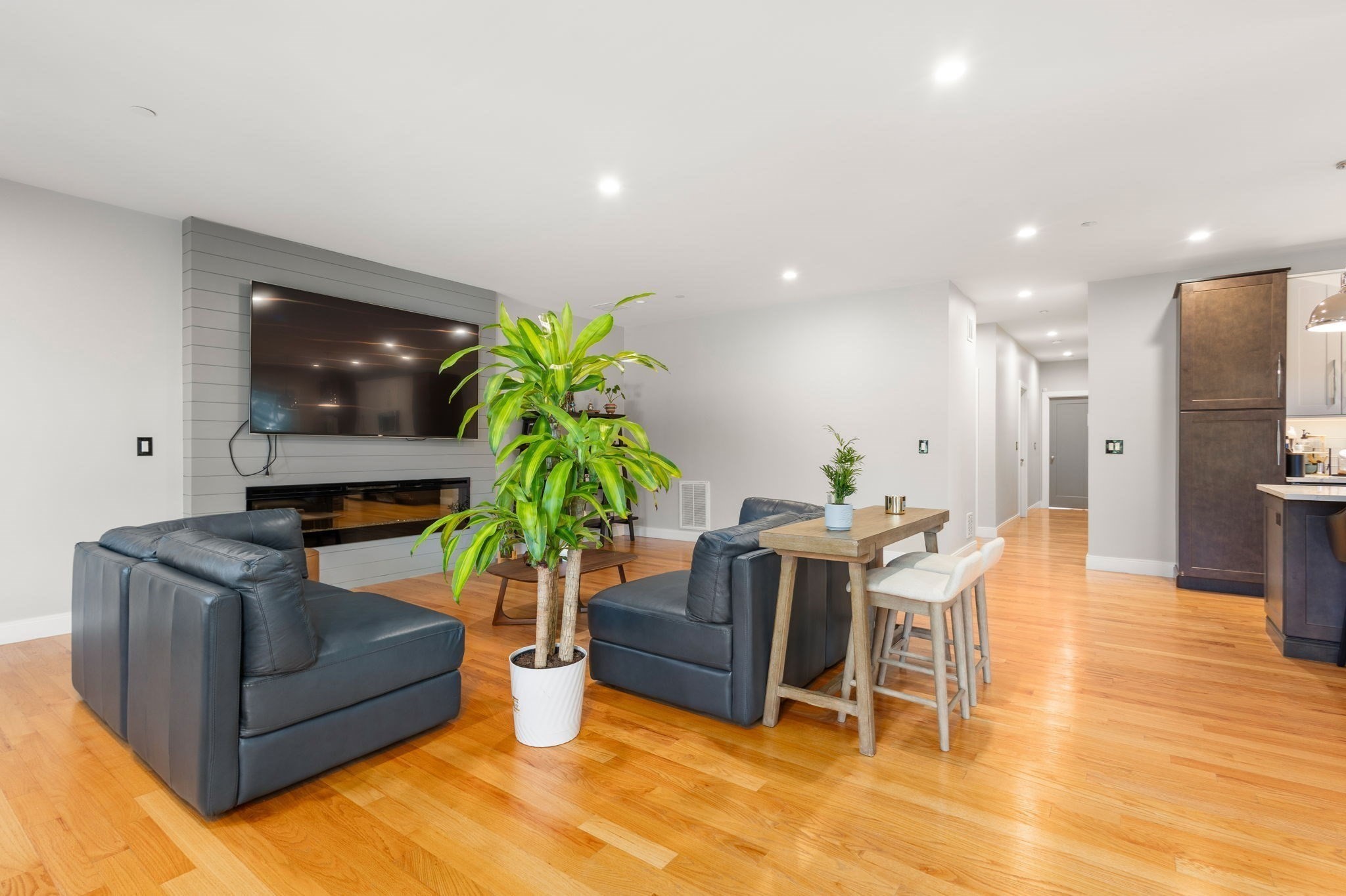 178 Robertson St # 2 Property Photo 5