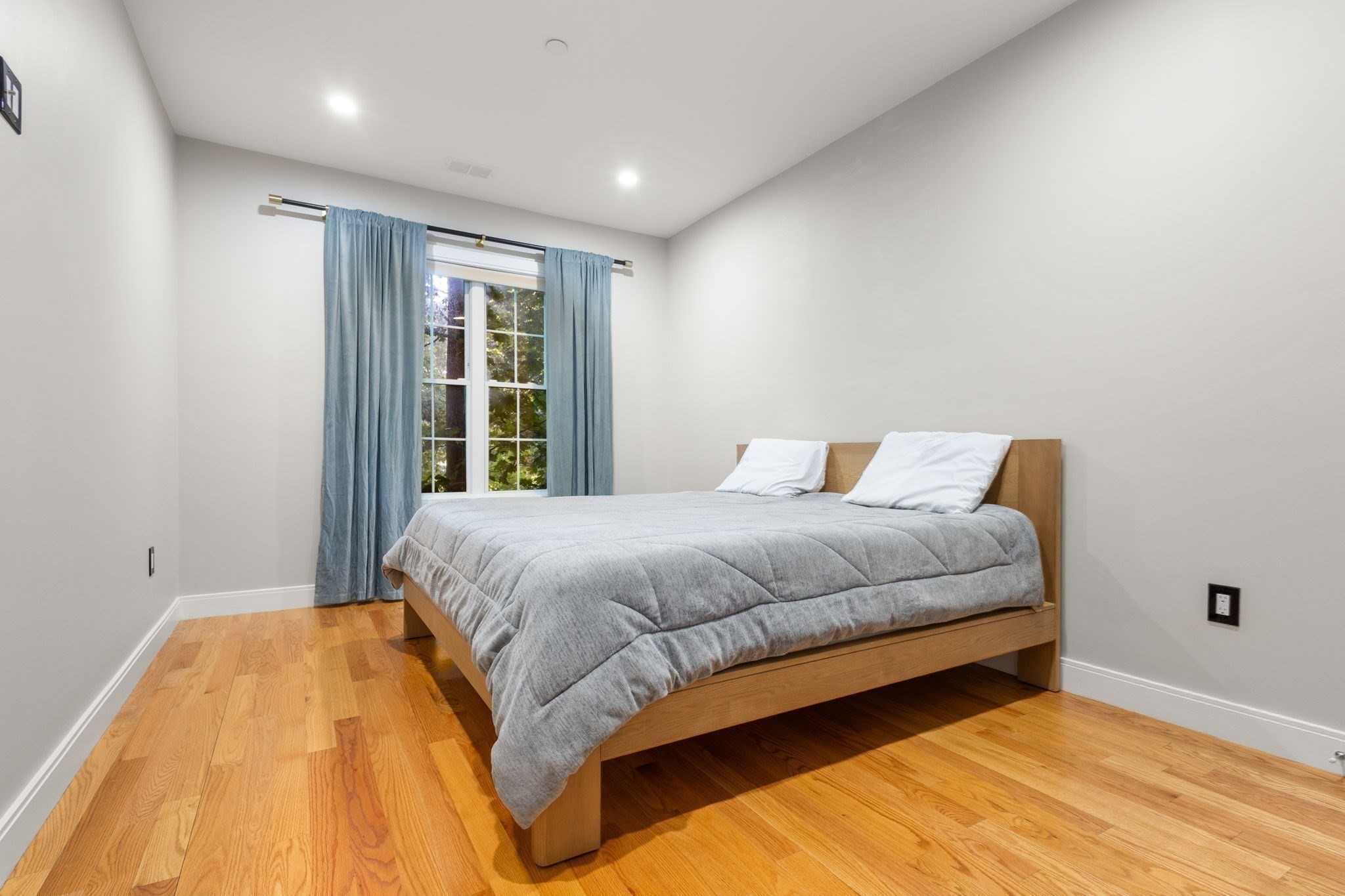 178 Robertson St # 2 Property Photo 13