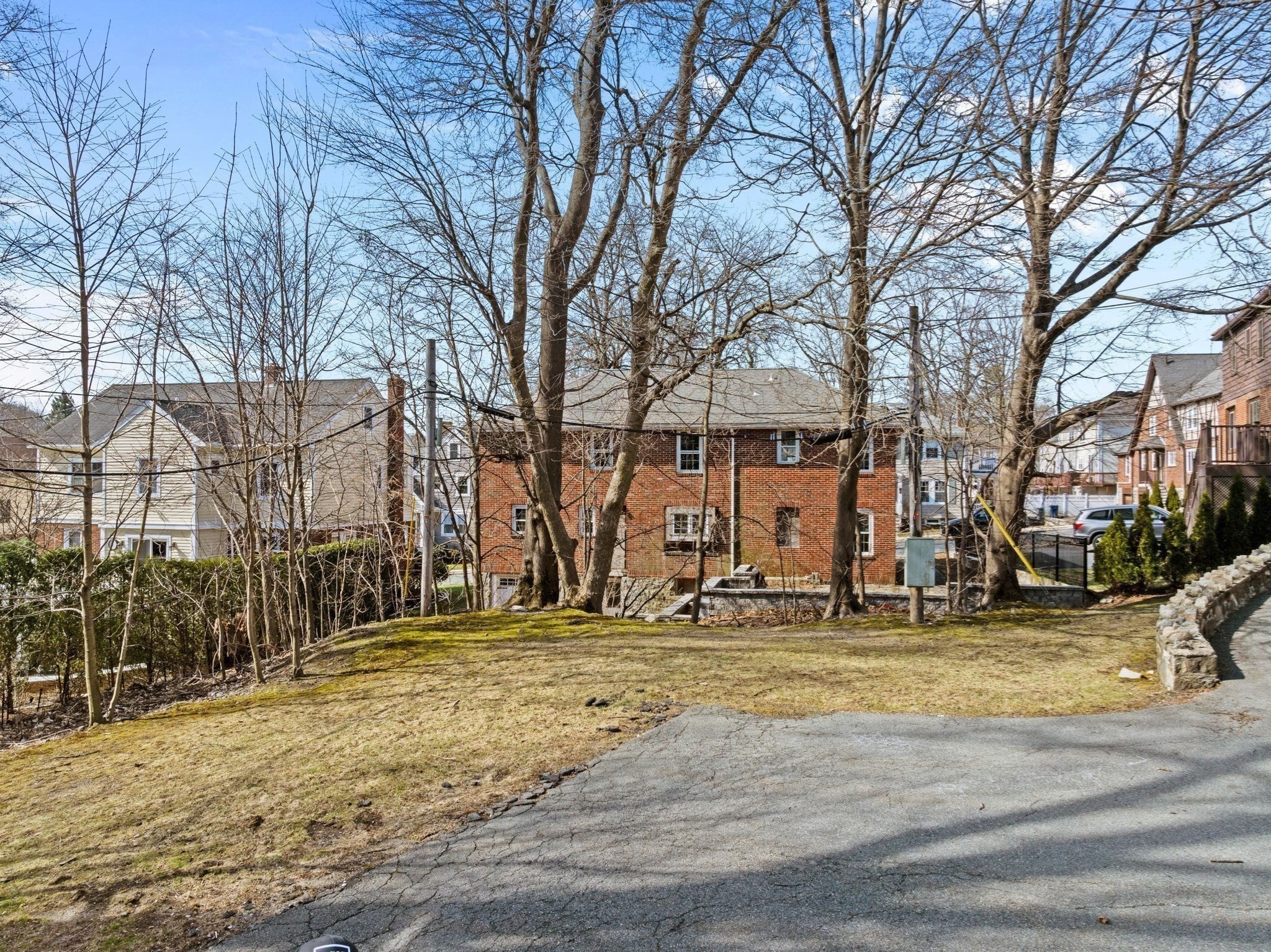 1646 Centre St Property Photo 28
