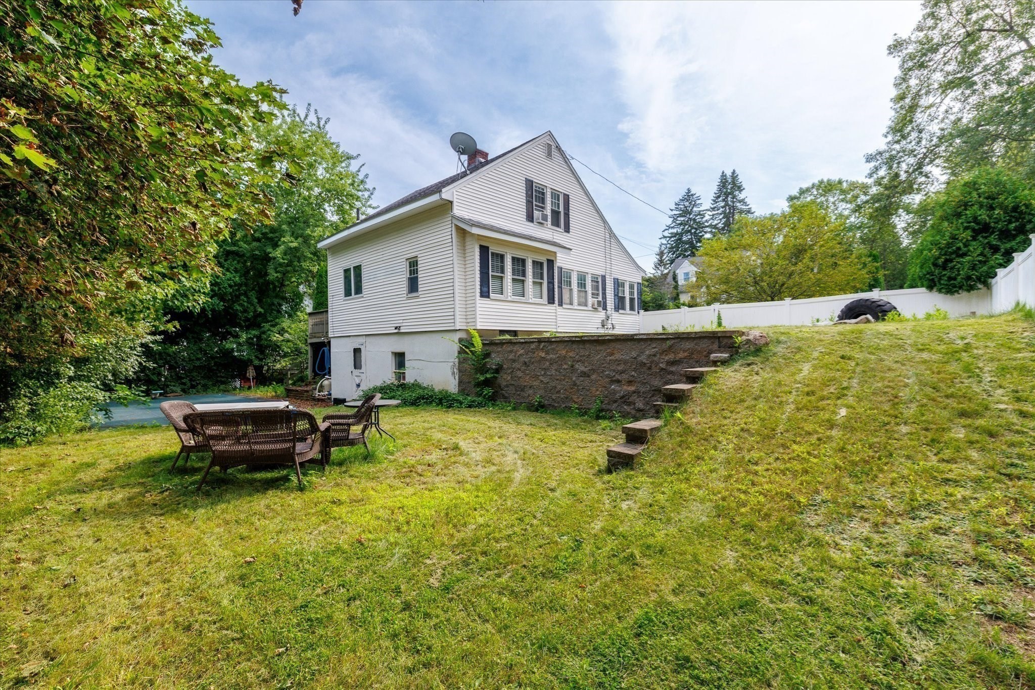 22 Oneida Property Photo 22