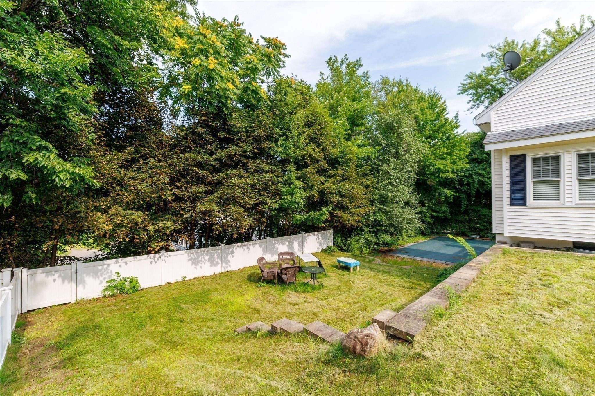 22 Oneida Property Photo 23
