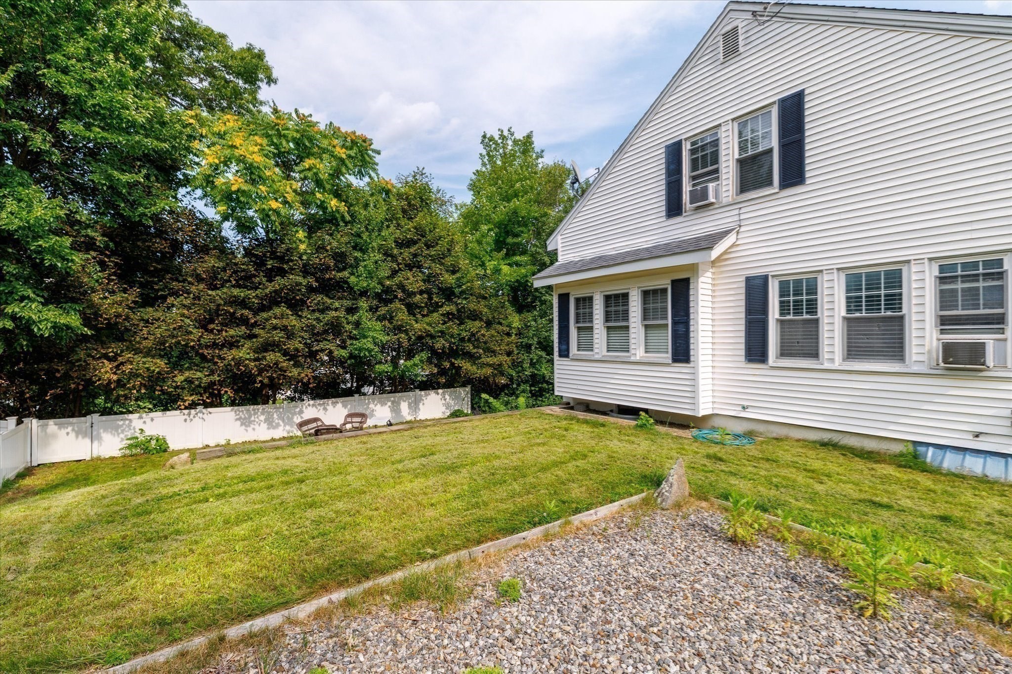 22 Oneida Property Photo 25