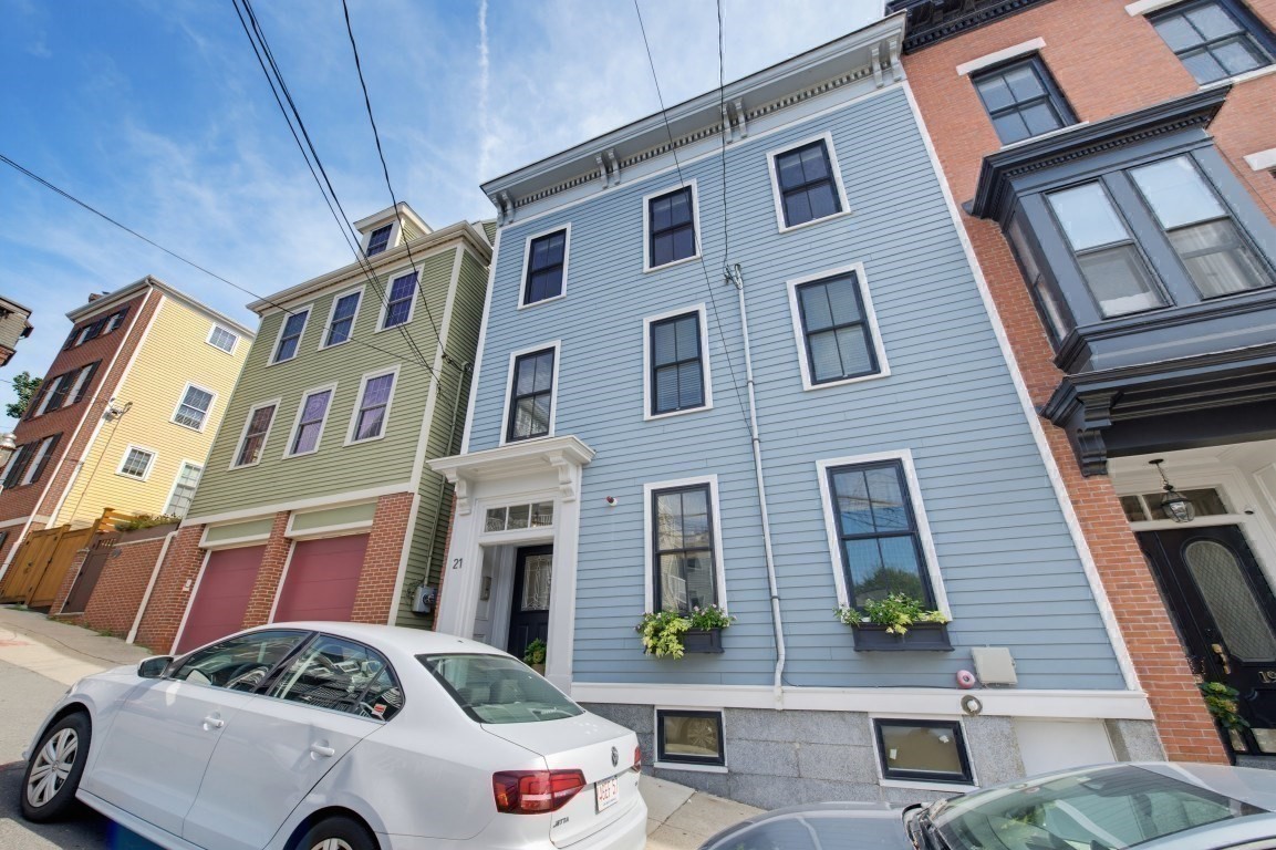 21 Salem St # 2 Property Photo 6
