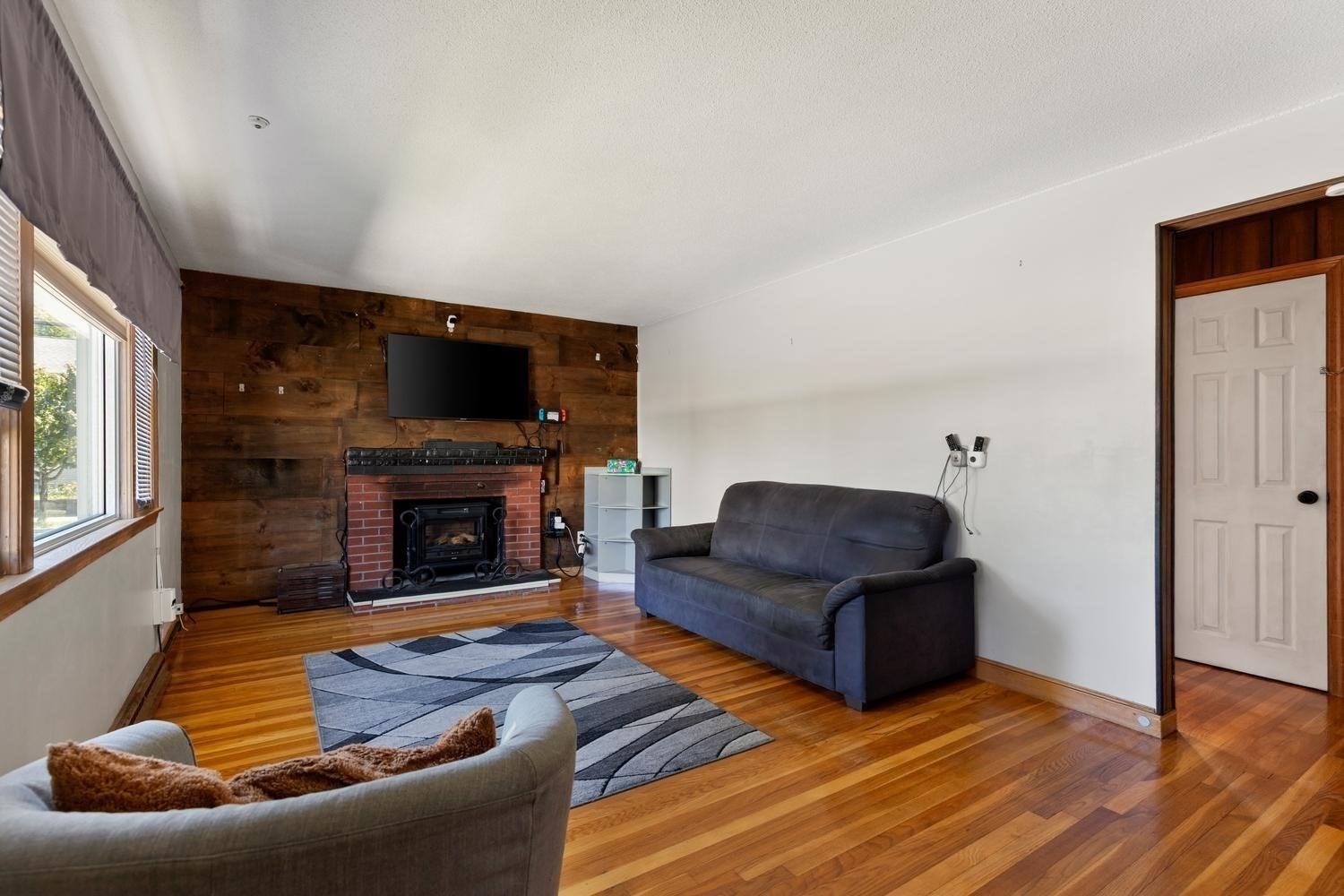 4 Spring Valley Rd Property Photo 5