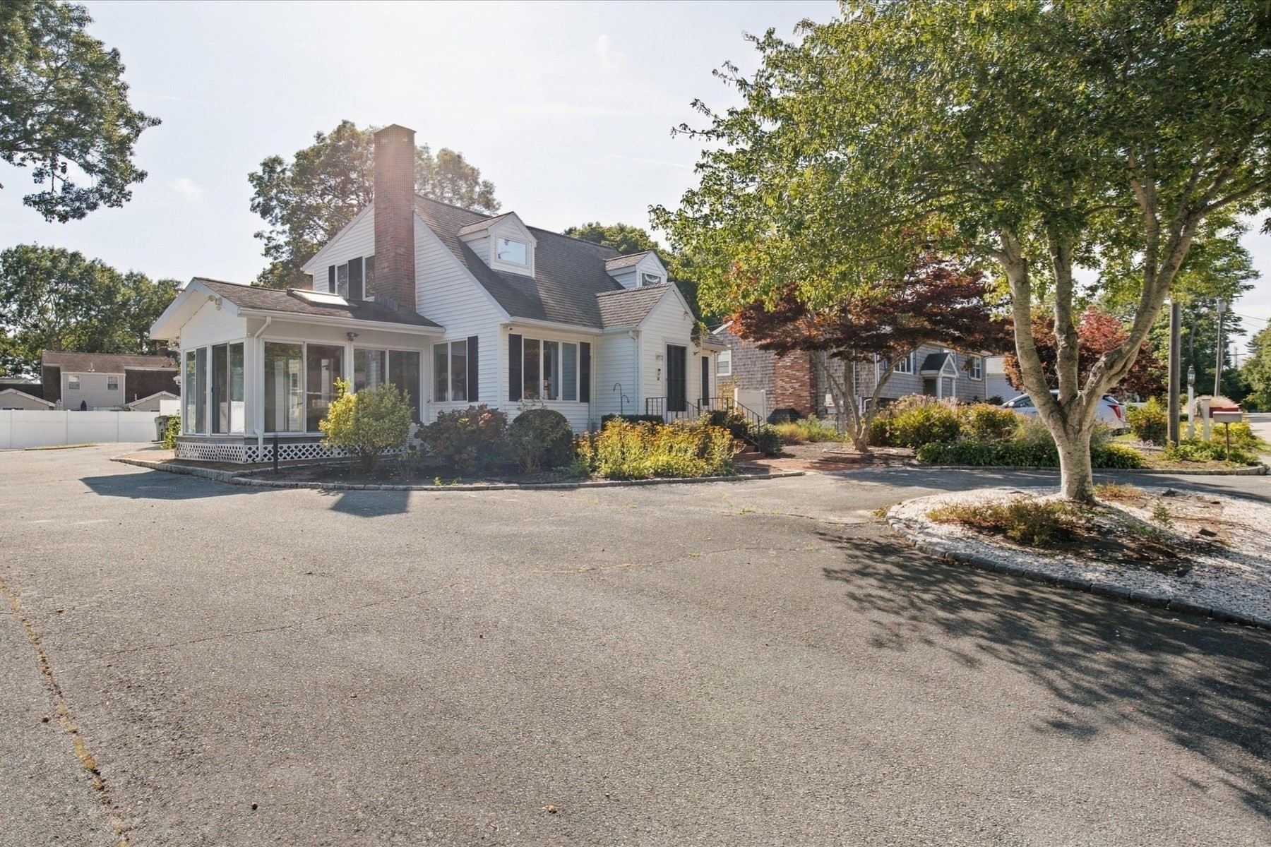 67 Ellsworth Dr Property Photo 3