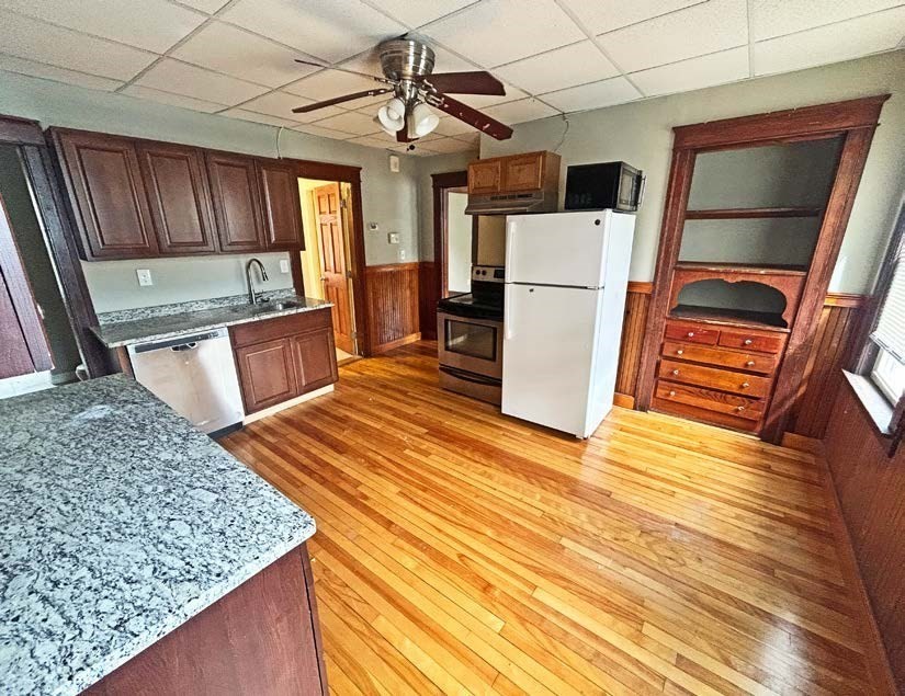 49 Beaver St Property Photo 14