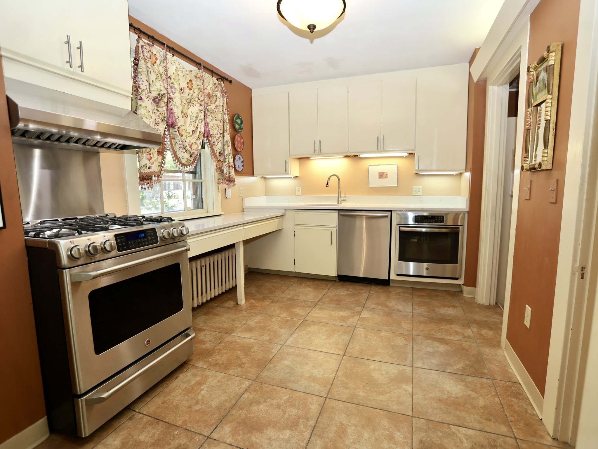 112 Russell St Property Photo 11