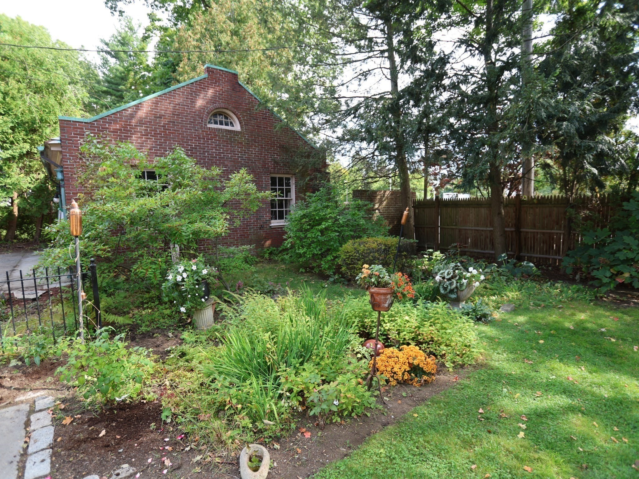 112 Russell St Property Photo 31