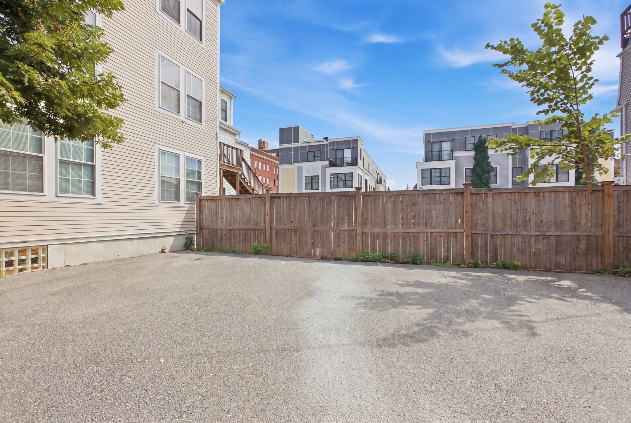194 E St # A Property Photo 14