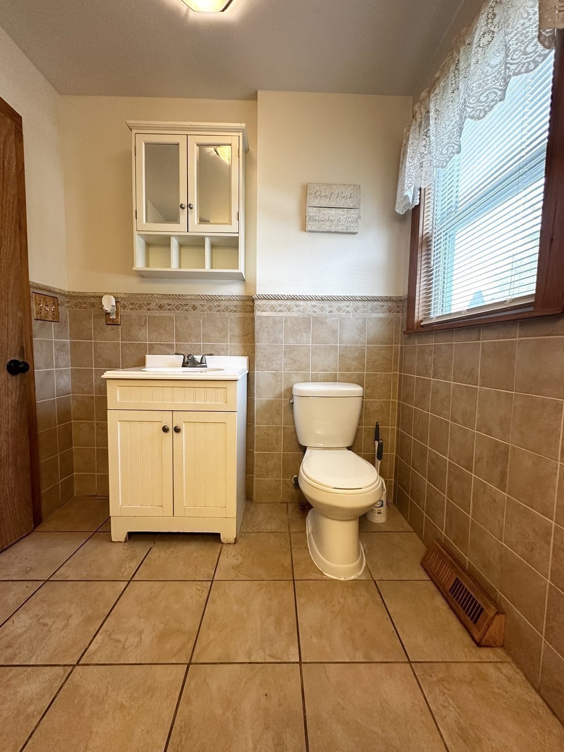 770 Main Street Property Photo 6