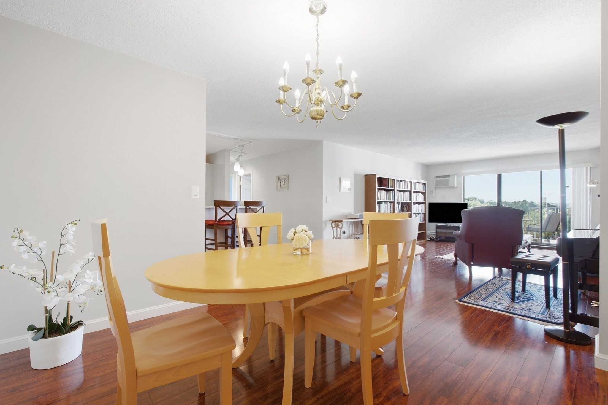 151 Coolidge Ave # 712 Property Photo 7