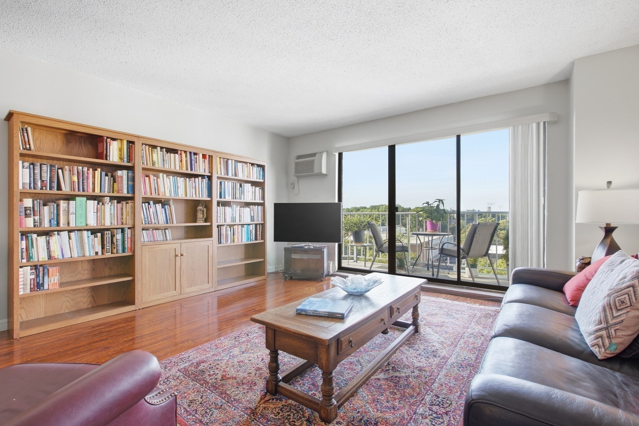151 Coolidge Ave # 712 Property Photo 8