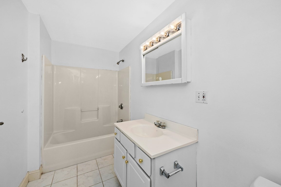61 Baxter St. # 61 Property Photo 14