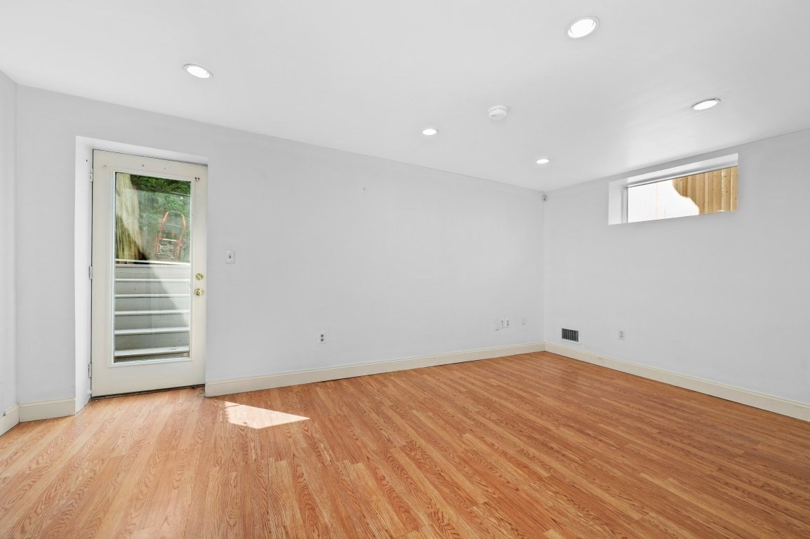 61 Baxter St. # 61 Property Photo 16