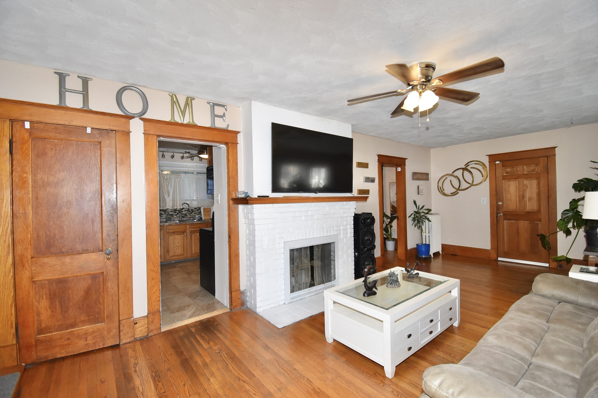 1245 Bay St Property Photo 6