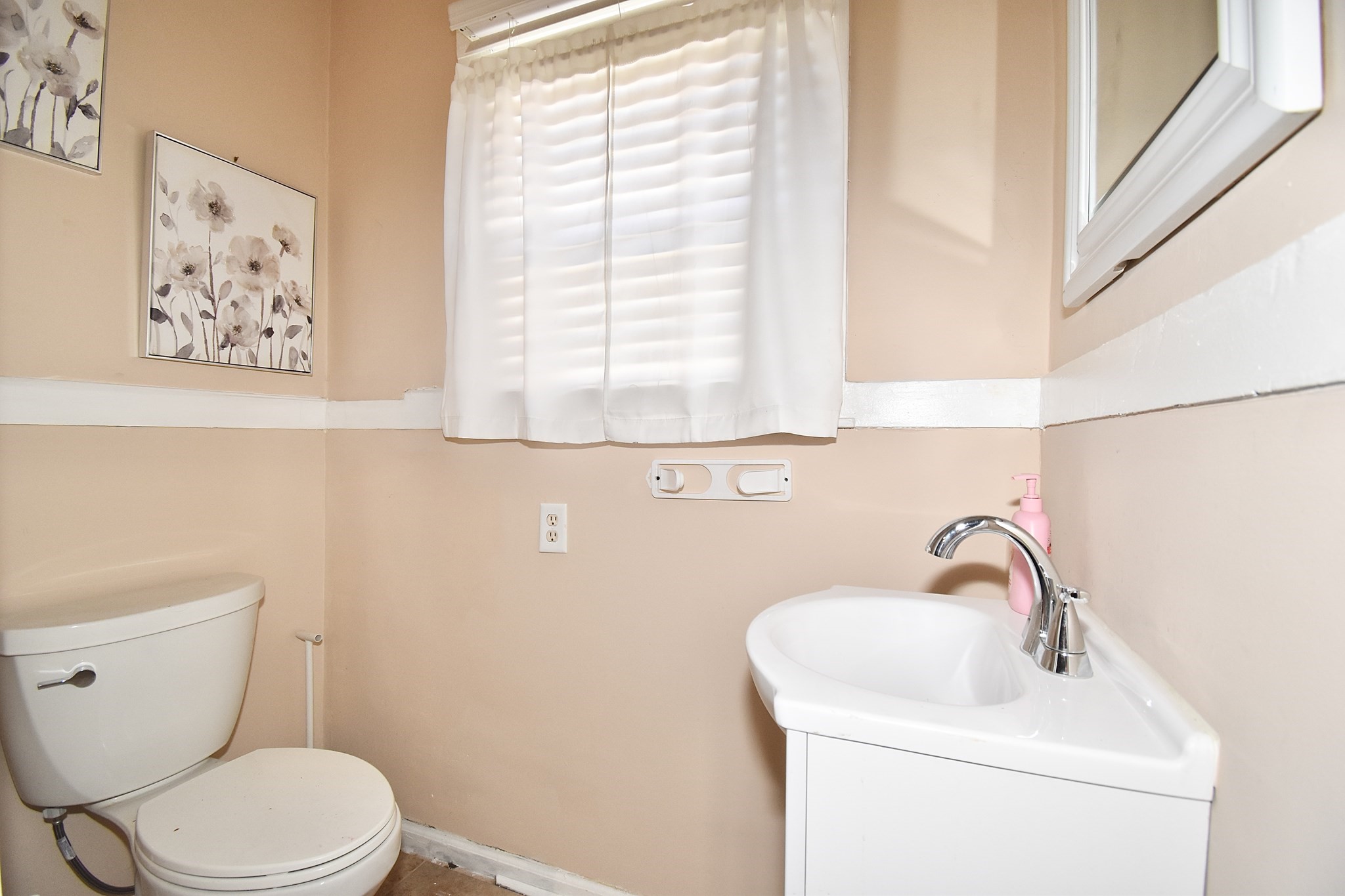 1245 Bay St Property Photo 23
