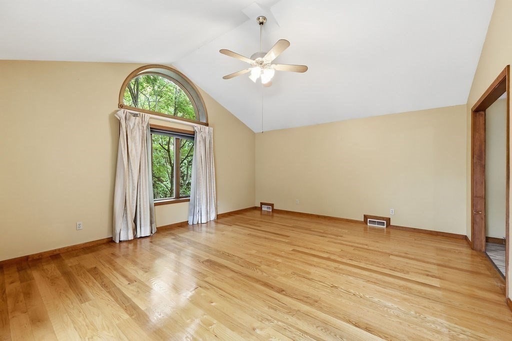 617 River Rd Property Photo 12