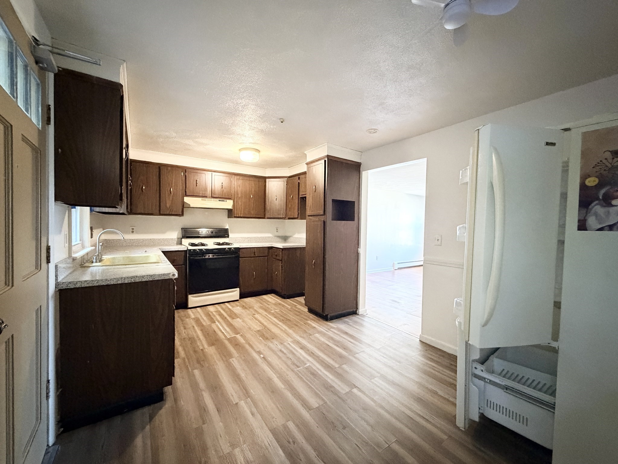 2 Filbert St # 4 Property Photo 3