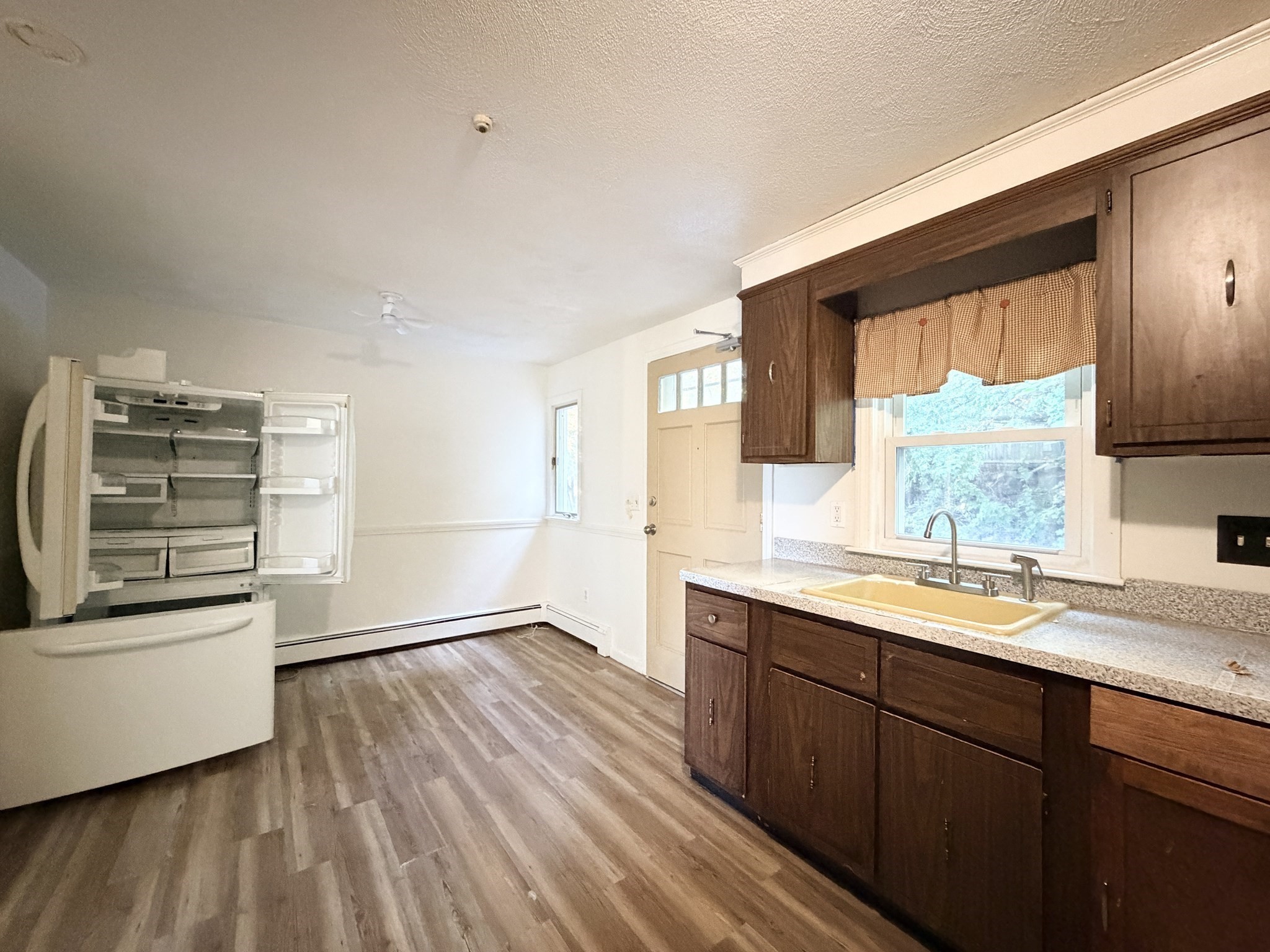 2 Filbert St # 4 Property Photo 4