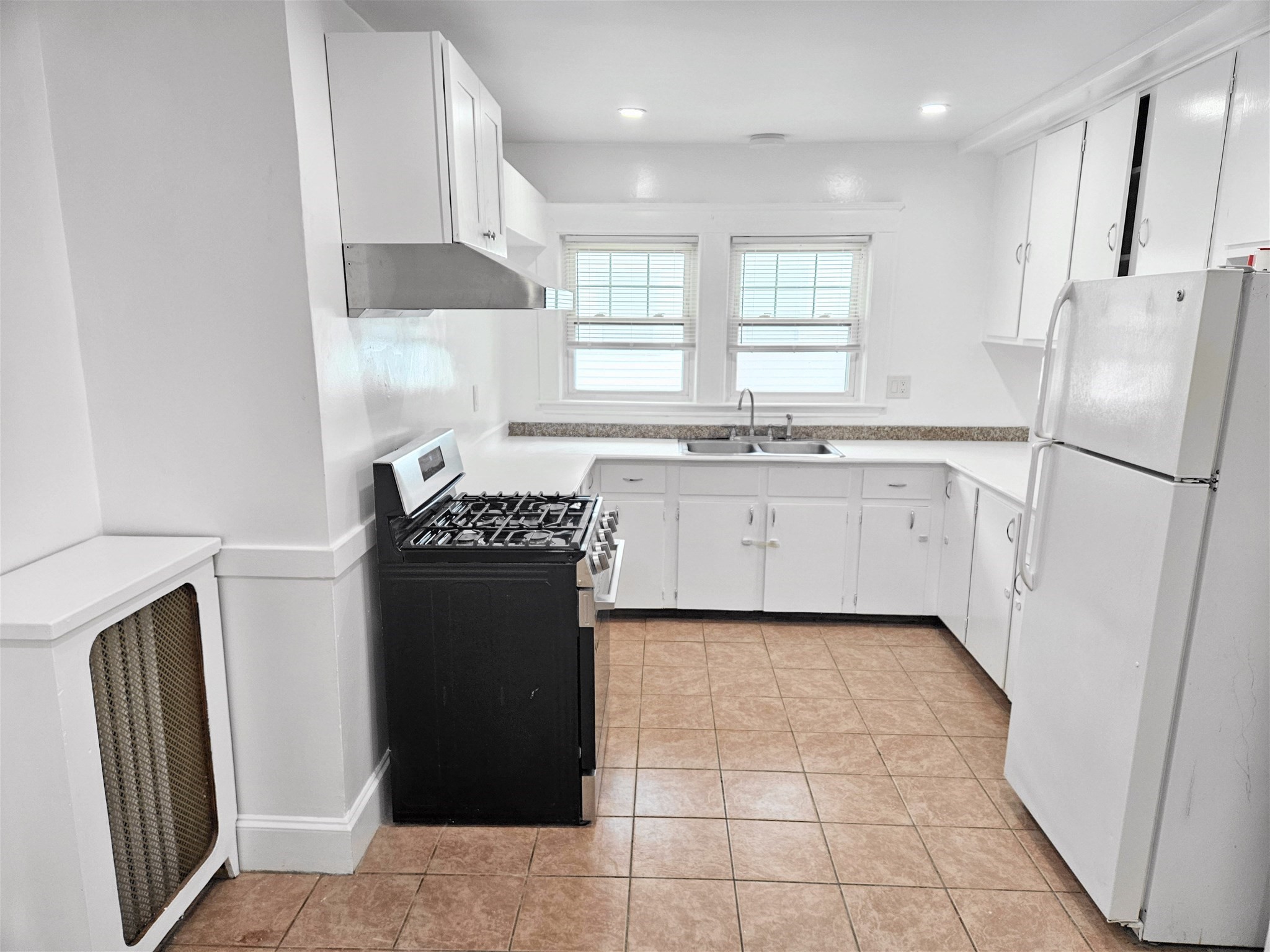 143 Atlantic St # 4 Property Photo 6