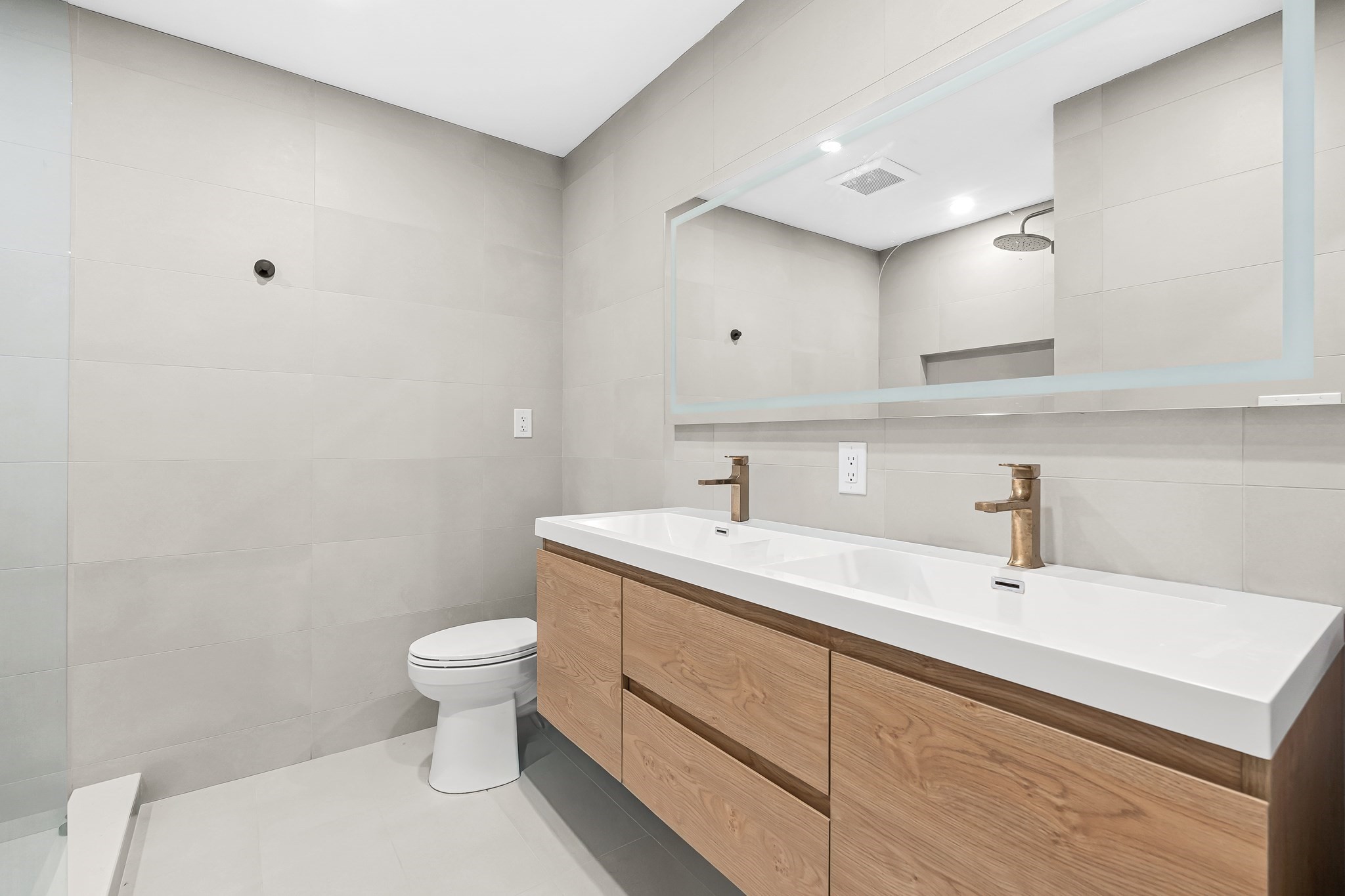 935 Washington St # 8 Property Photo 10