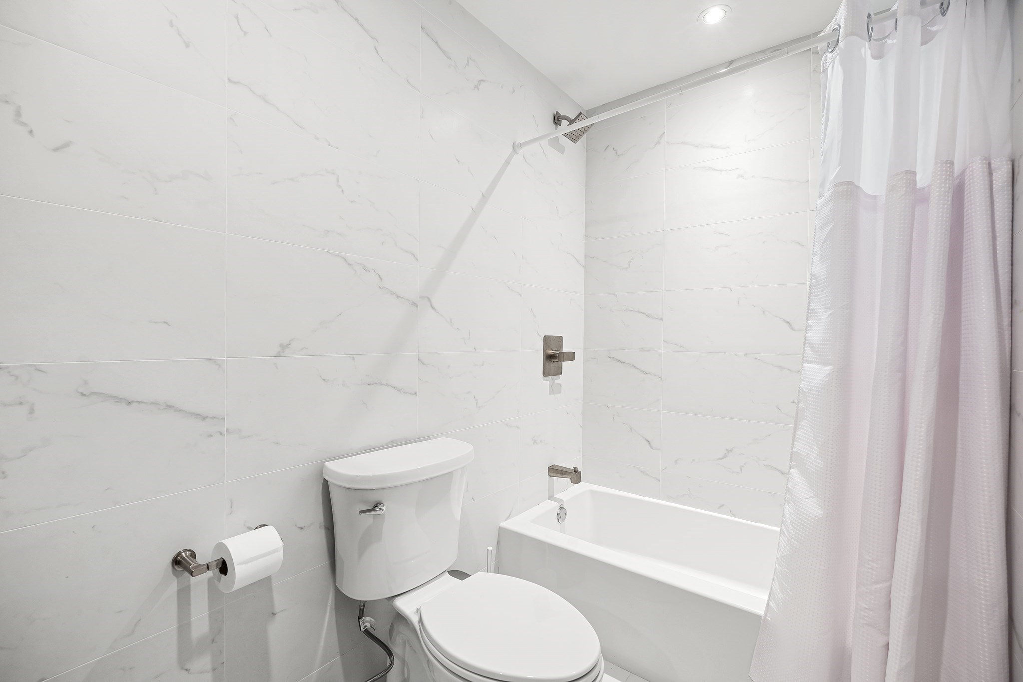 935 Washington St # 8 Property Photo 17