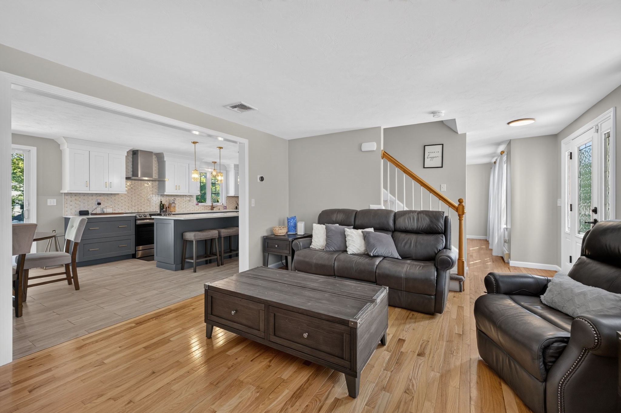 68 Metacomet Ave Property Photo 3