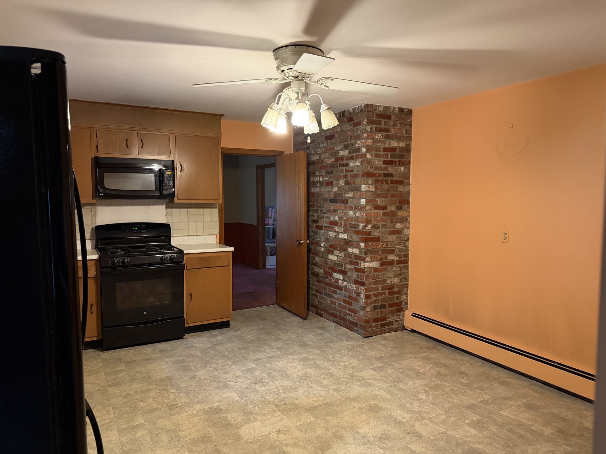484 Weston Rd Property Photo 6