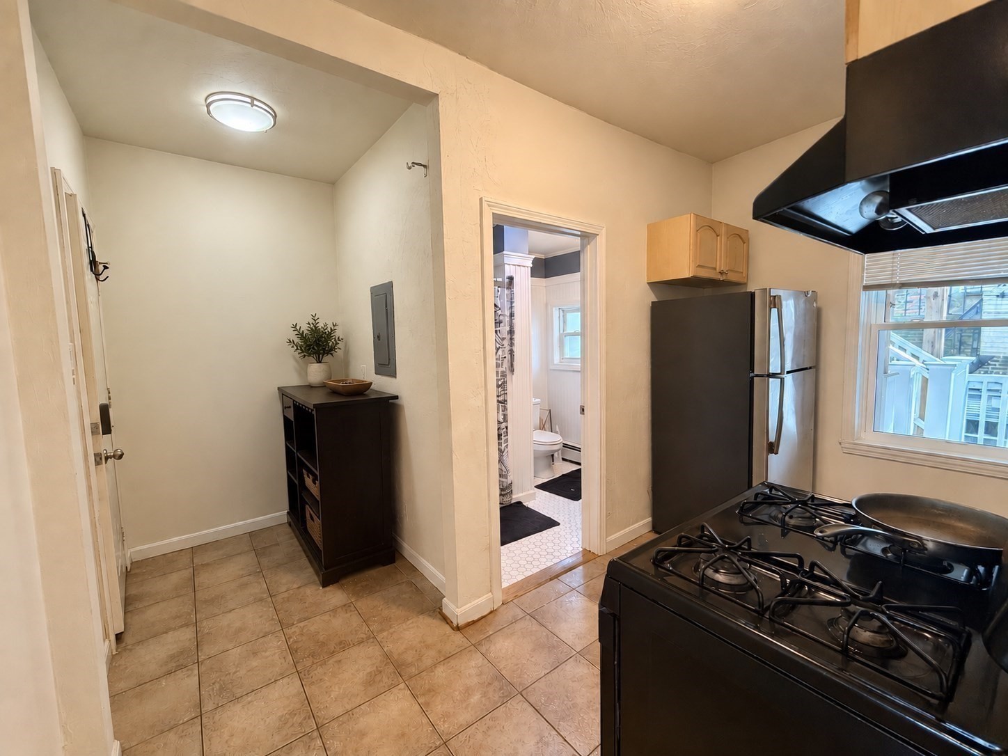 7 Murray Ct # 2 Property Photo 3