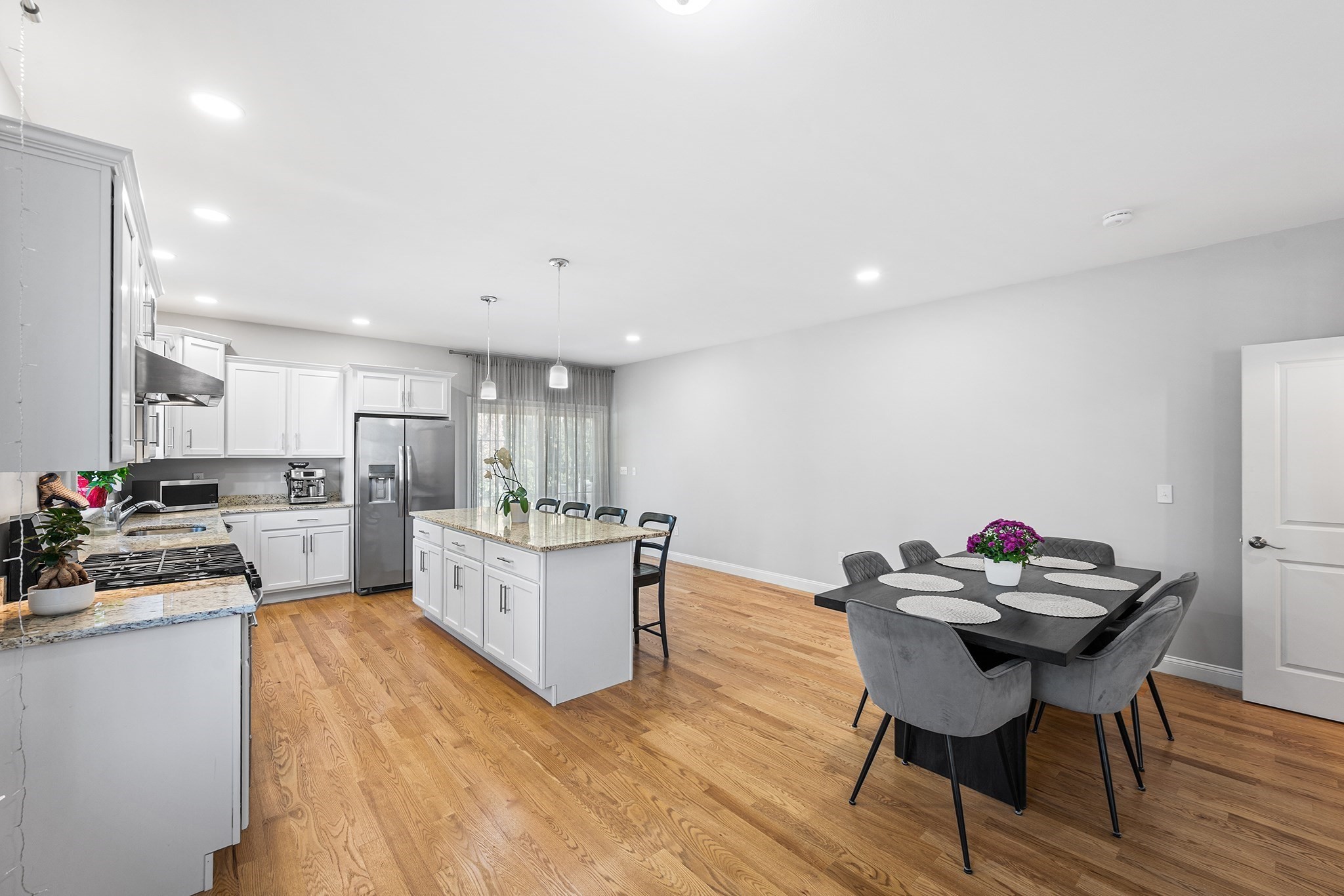 4 Fairmount St # A Property Photo 6
