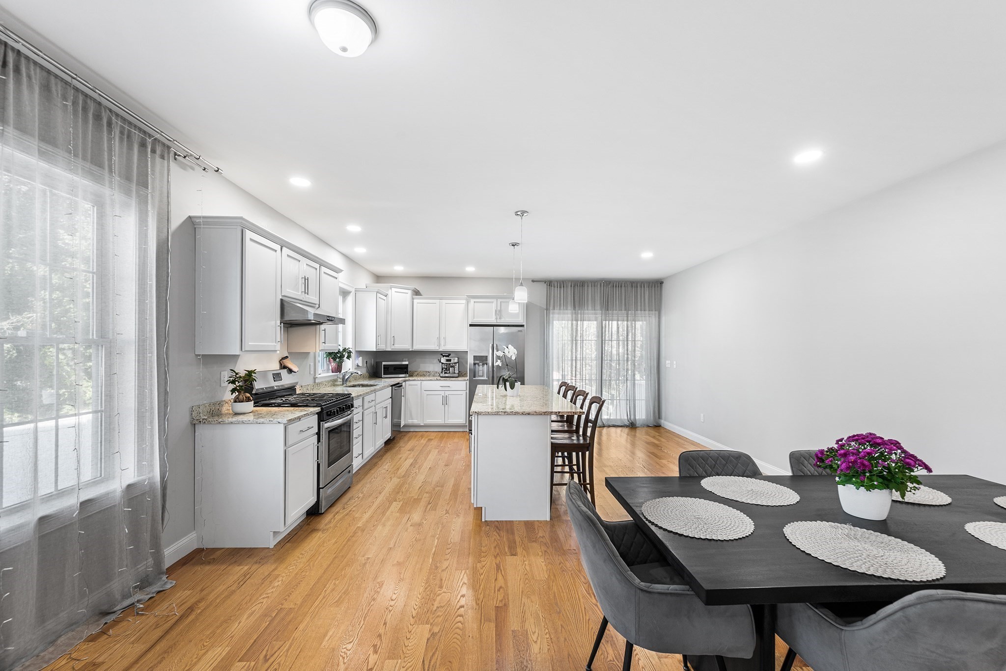 4 Fairmount St # A Property Photo 7
