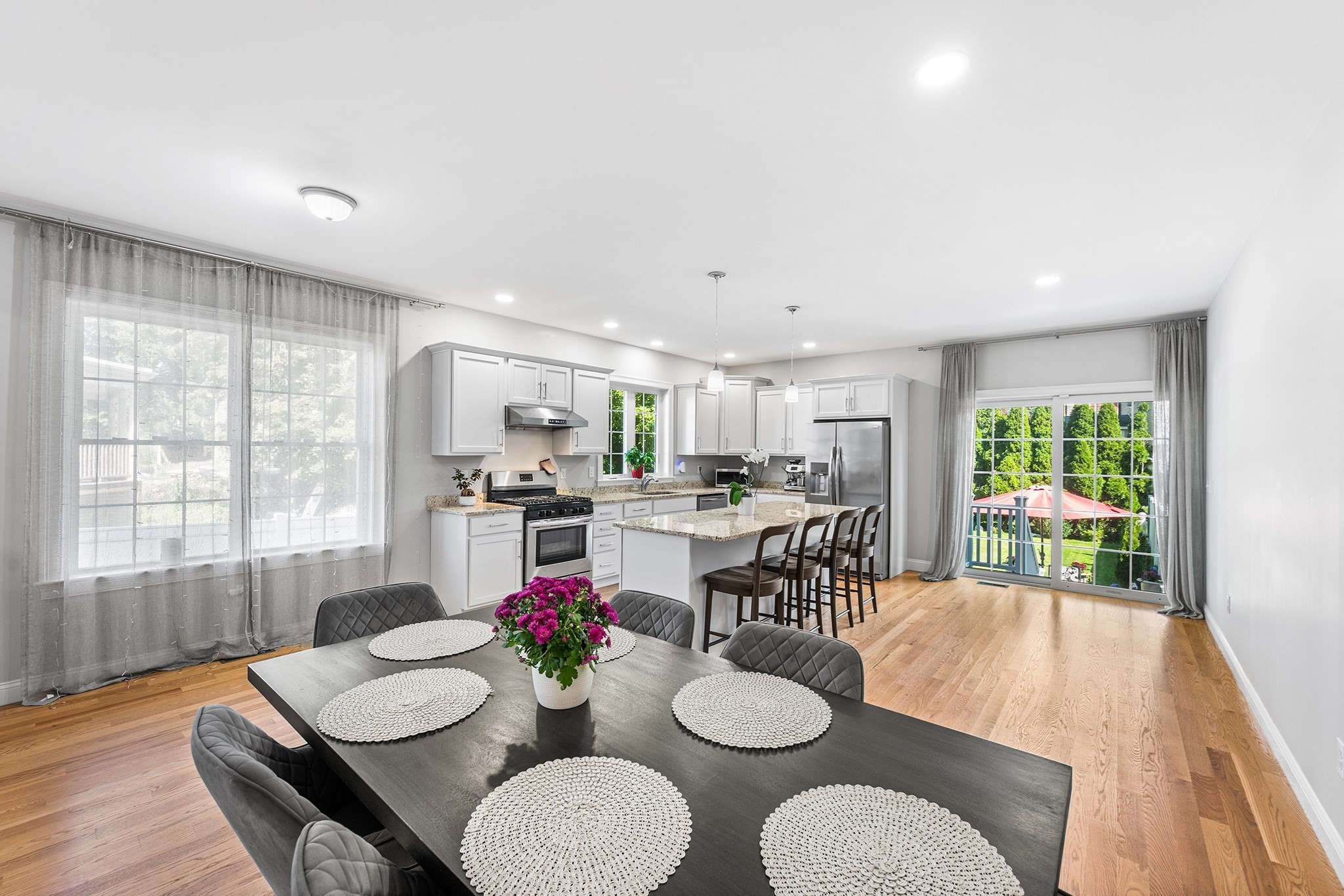 4 Fairmount St # A Property Photo 8