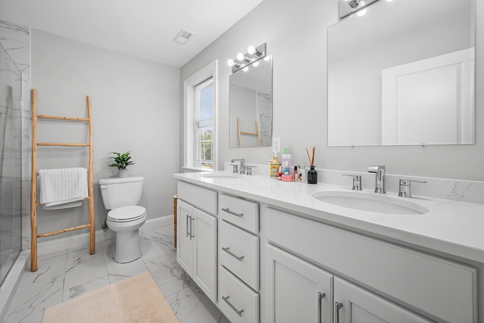 4 Fairmount St # A Property Photo 15