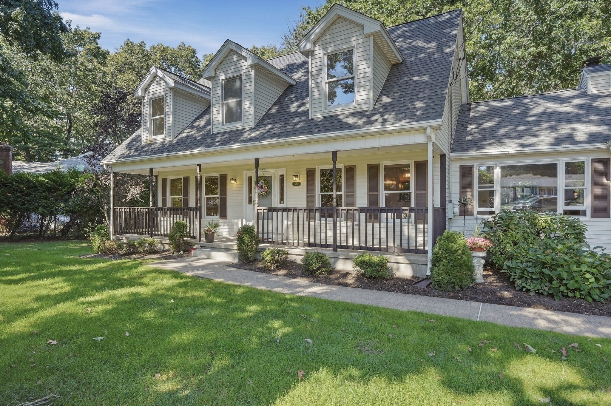 690 Converse Street Property Photo 2