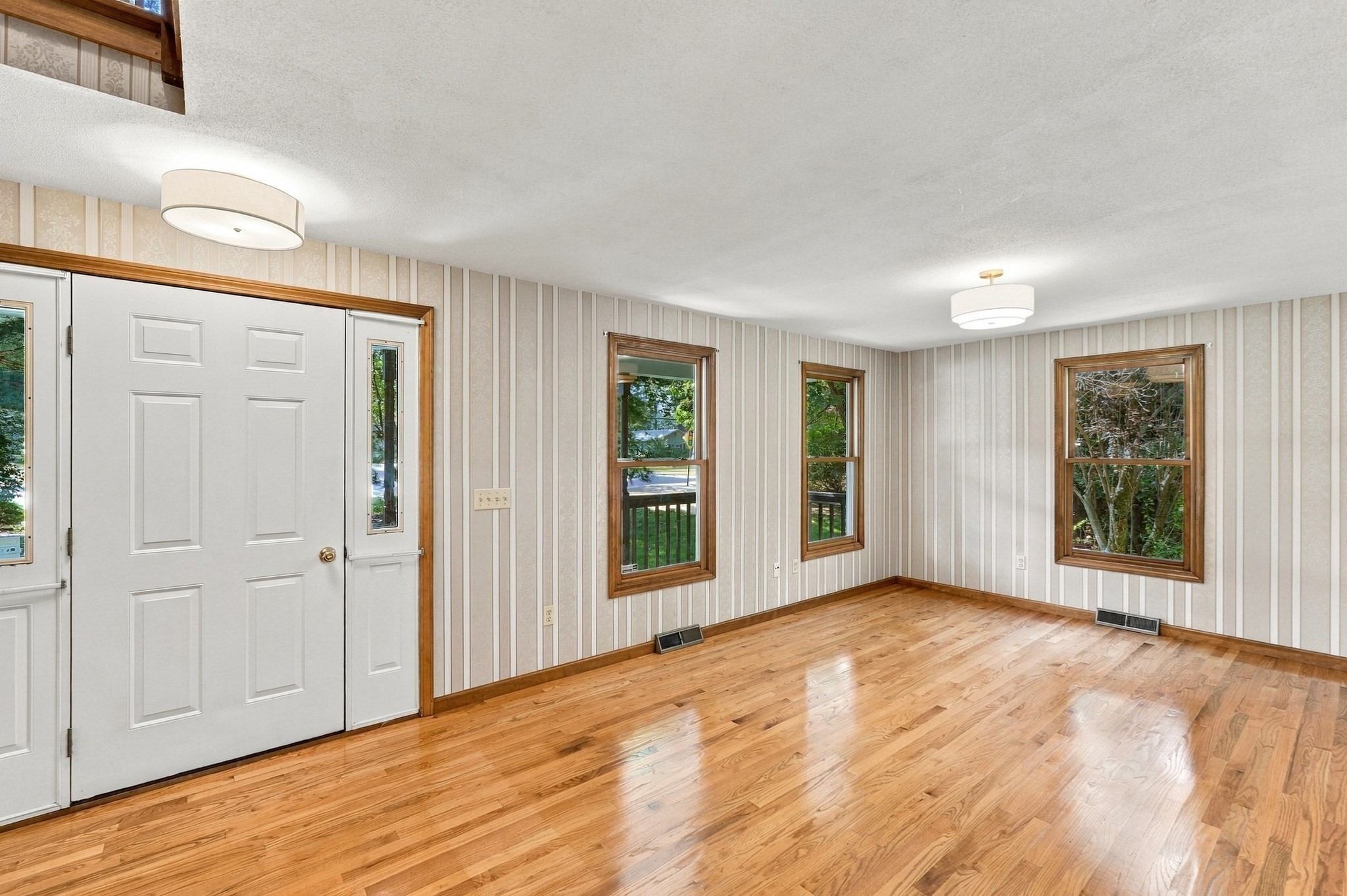 690 Converse Street Property Photo 5