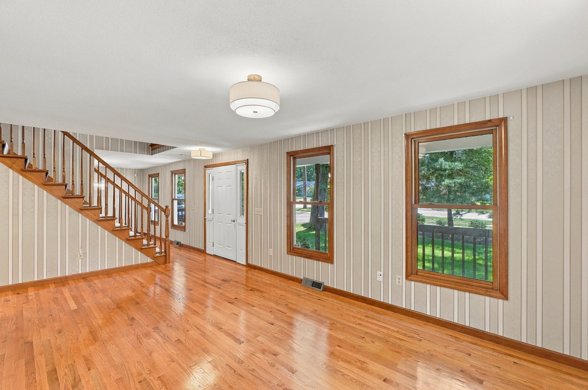 690 Converse Street Property Photo 6