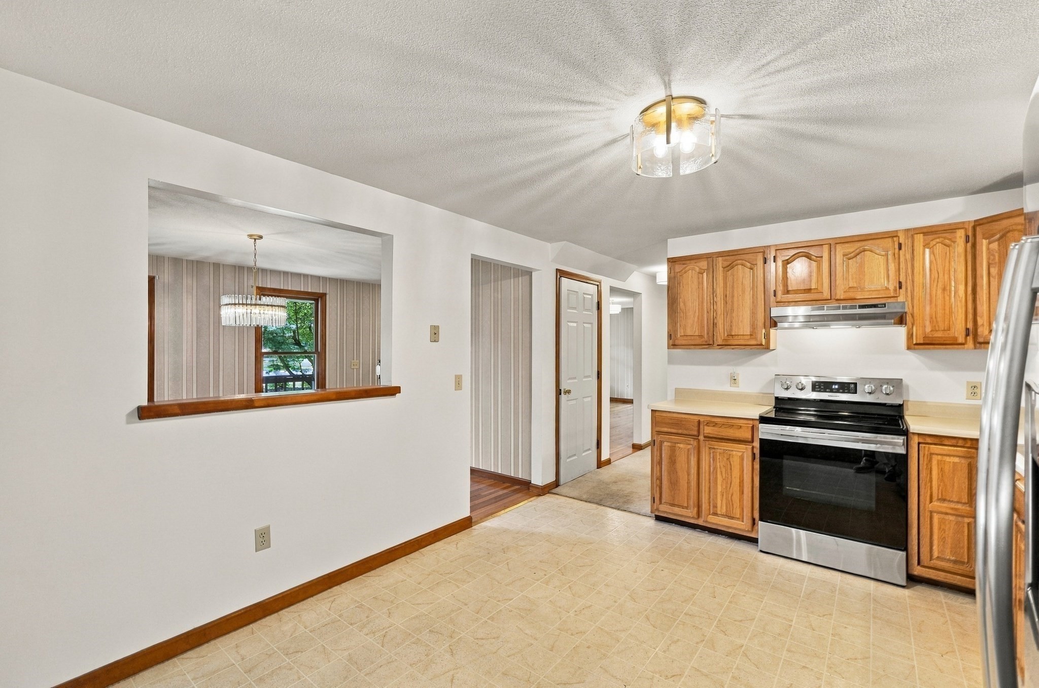 690 Converse Street Property Photo 14