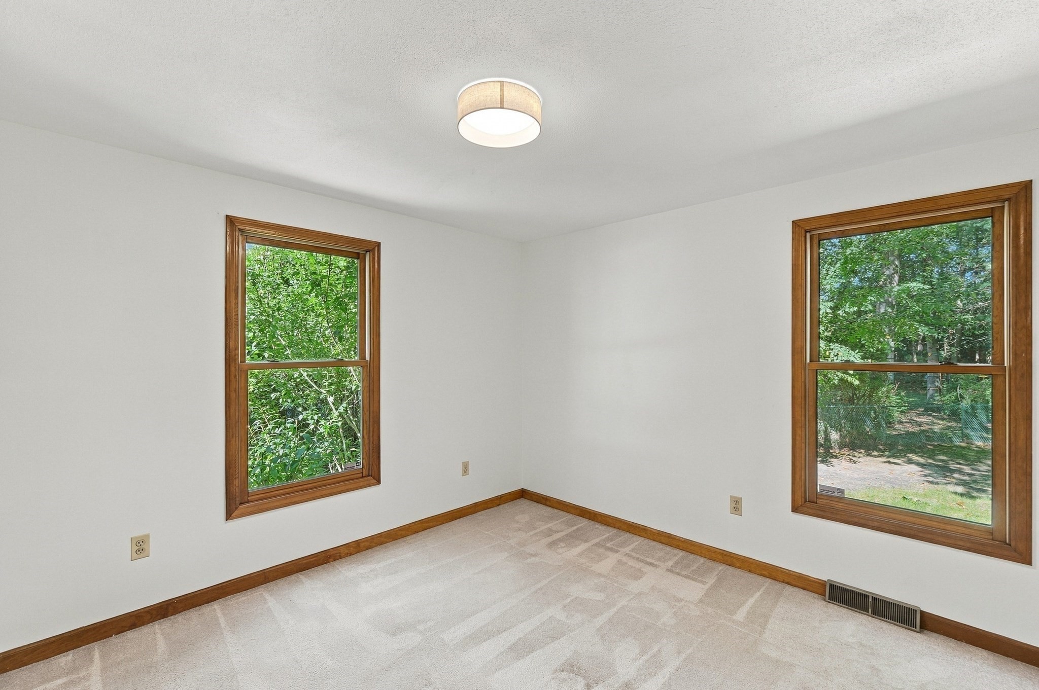 690 Converse Street Property Photo 27