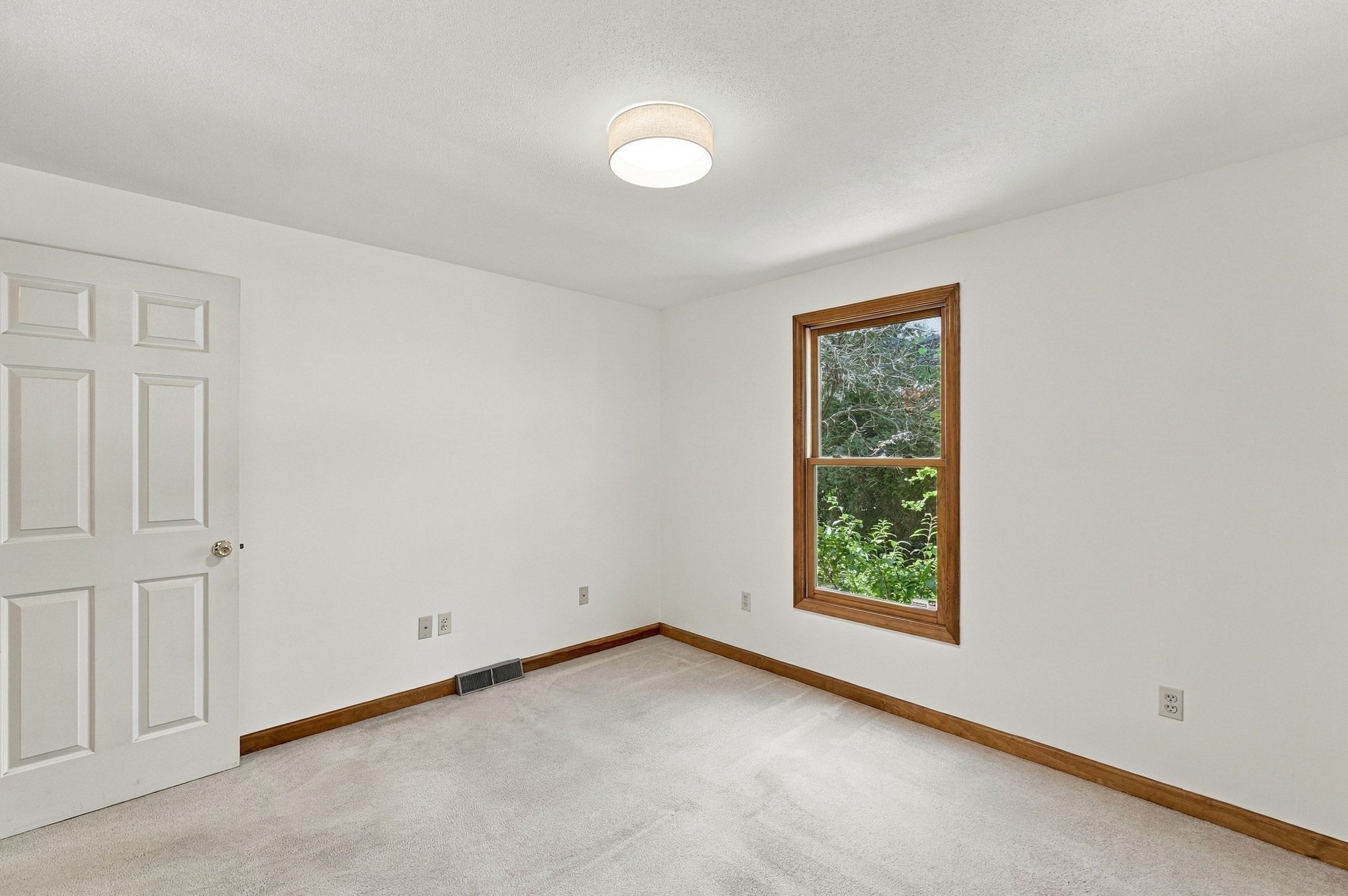 690 Converse Street Property Photo 28